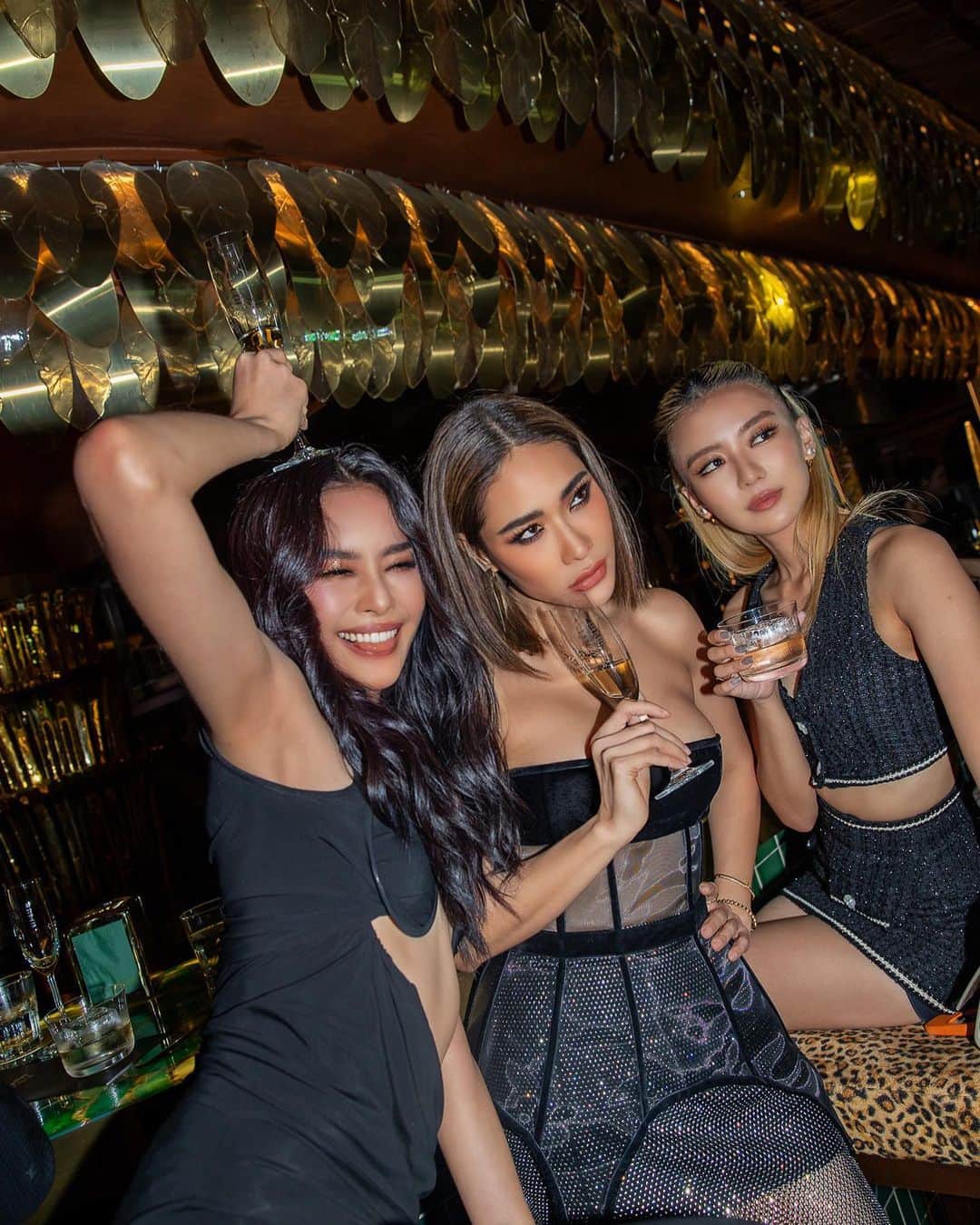 Laila Boonyasakのインスタグラム：「🥳🥂💣 #donjulio #dj1942」