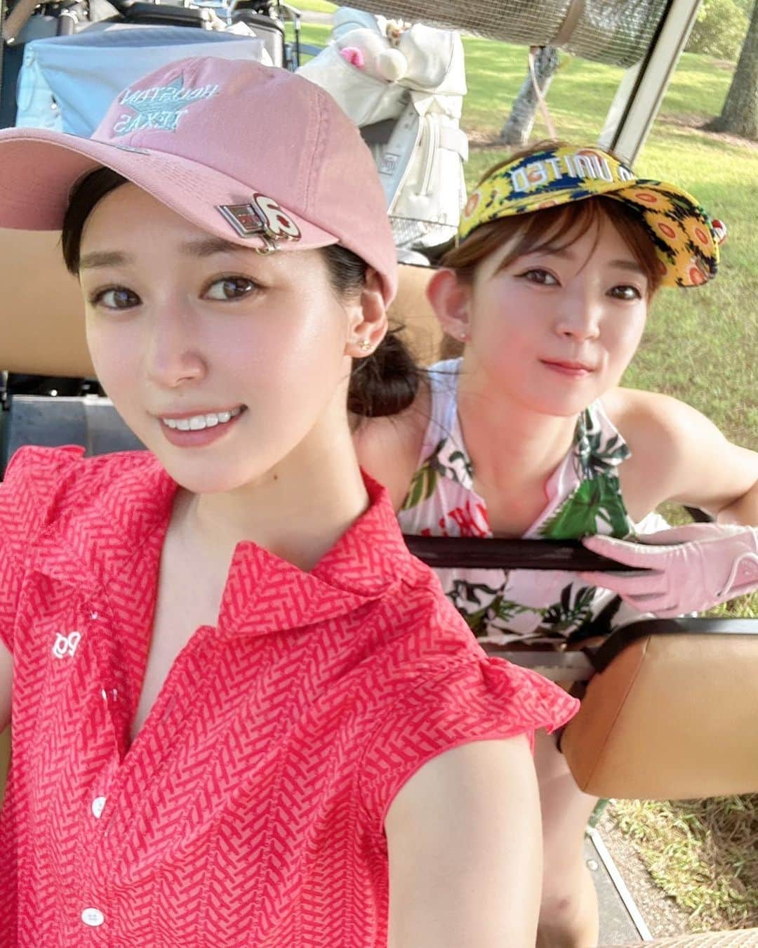 宮越愛恵さんのインスタグラム写真 - (宮越愛恵Instagram)「つっつとゴルフ🏌️‍♀️ 一緒にまわったの久々やった✌️ もう夏終わりの季節やのに、 ゴルフ場に売ってたサンバイザー可愛くて めちゃくちゃ夏っぽいの買った🌻笑  それにしてもゴルフ全然上達しないなぁ😟 レッスンいかないとかなぁ😖😖   #夏おわらないで #夏終わらせない #ゴルフ #ゴルフ女子 #🏌️‍♀️ #⛳️ #🌻」9月14日 18時43分 - mana.chun