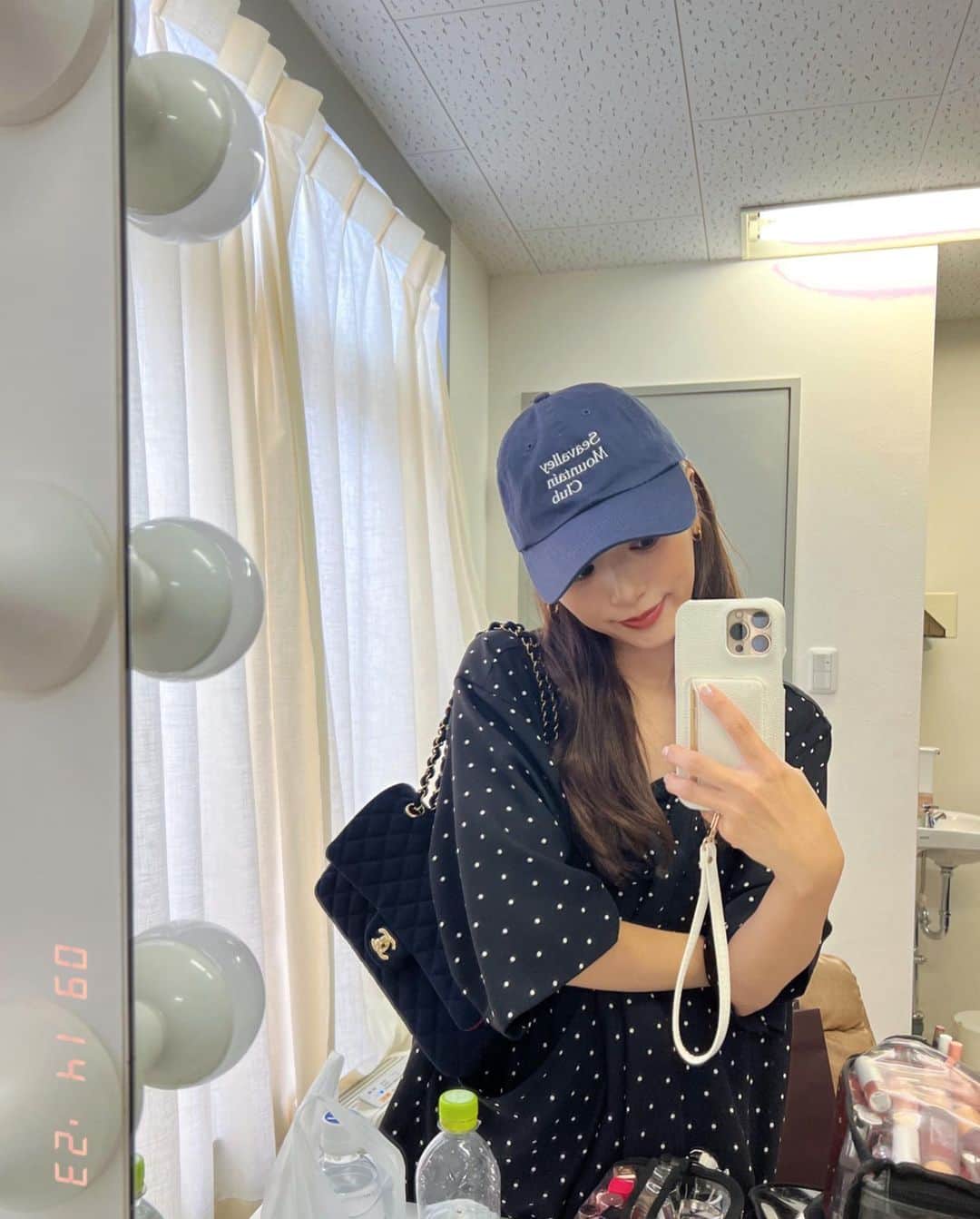 近藤千尋さんのインスタグラム写真 - (近藤千尋Instagram)「今日もおつかれさまでした🩵 久々の鼻水🤧さんなので 今日は早く寝ます💕😪 娘たちの優しさが沁みる…😢 水筒洗ってくれたり 私の隣にティッシュとゴミ箱設置してくれたり🤧  2人でお風呂溜めてくれたり いつも元気すぎる母ちゃんだから 鼻水出ただけですごい心配してくれる。笑🥺  みんなも季節の変わり目気を付けてね😷」9月14日 18時44分 - chipichan.1215