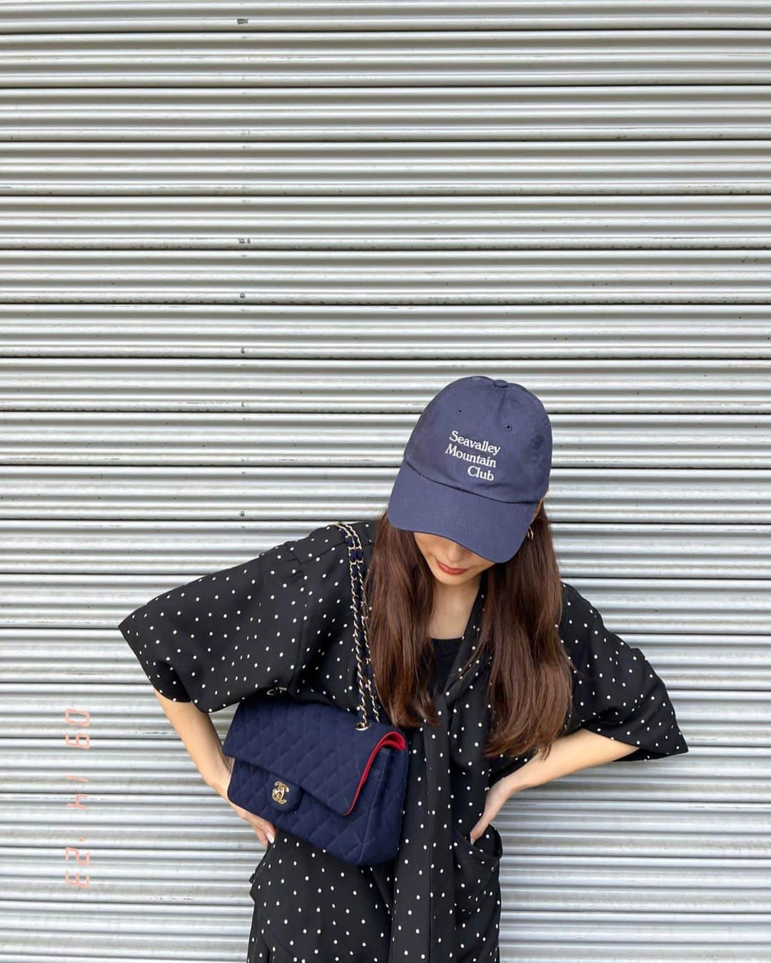 近藤千尋のインスタグラム：「今日もおつかれさまでした🩵 久々の鼻水🤧さんなので 今日は早く寝ます💕😪 娘たちの優しさが沁みる…😢 水筒洗ってくれたり 私の隣にティッシュとゴミ箱設置してくれたり🤧  2人でお風呂溜めてくれたり いつも元気すぎる母ちゃんだから 鼻水出ただけですごい心配してくれる。笑🥺  みんなも季節の変わり目気を付けてね😷」