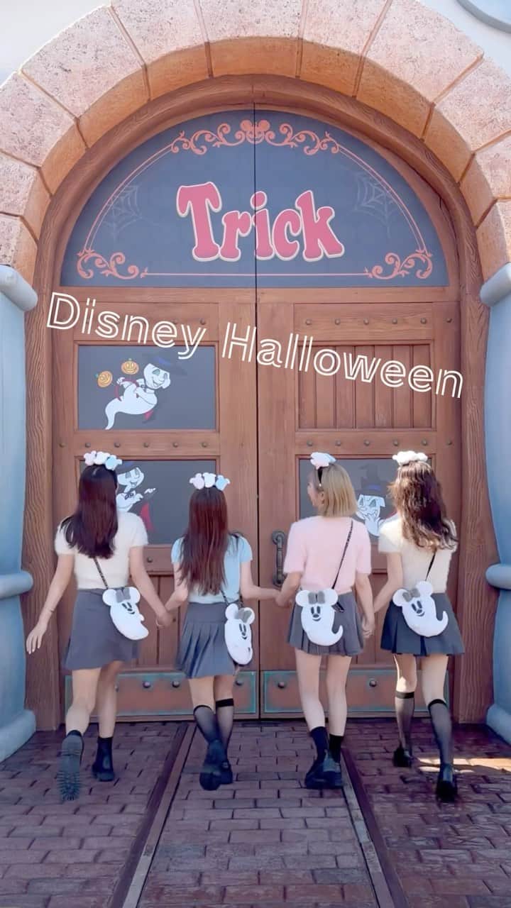 小沼瑞季のインスタグラム：「DISNEY HALLOWEEN 2023👻🎃 ホテル宿泊朝5時半起きで夕方まで滞在しました🥹👻💞  #tokyodisneyland #disneyparks #disneyhalloween #ディズニーハロウィン #ディズニーコーデ #ディズニーハロウィン2023」