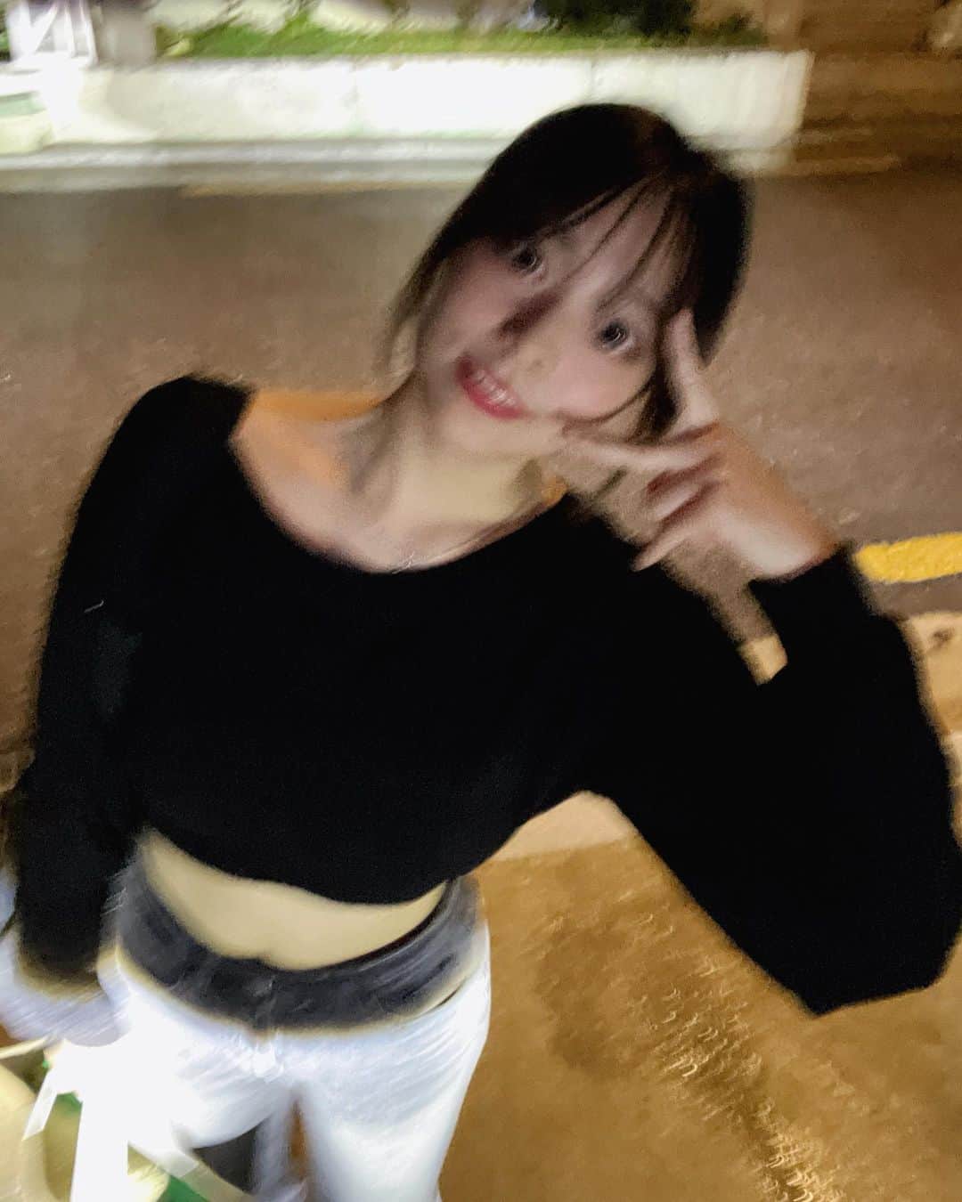 李始燕さんのインスタグラム写真 - (李始燕Instagram)「9월  #ootd  #밤 은 추우니까 따뜻하게 입어🖤」9月14日 18時57分 - siyo.co.kr