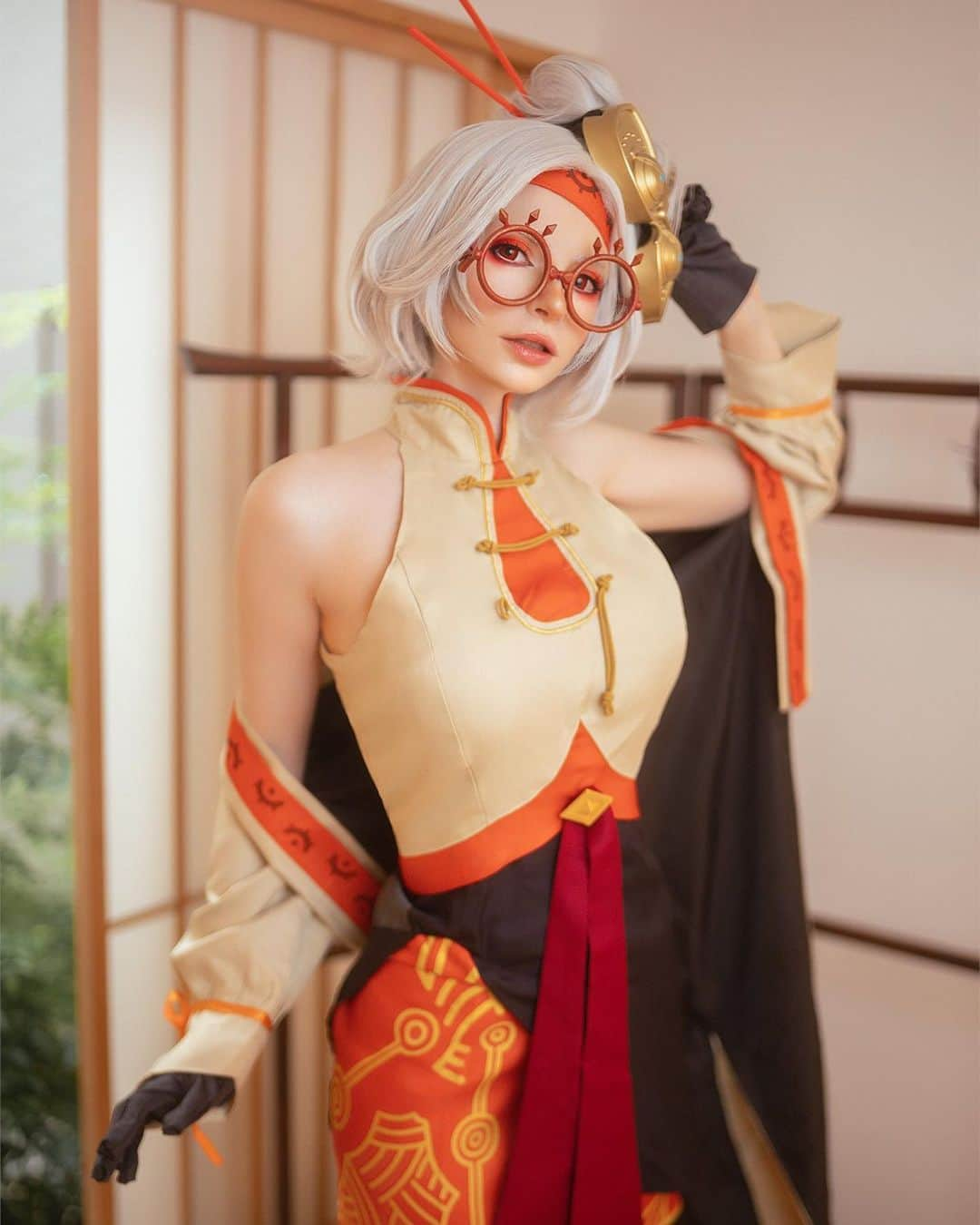 ソフィーのインスタグラム：「Ms. Purah? Grandma Purah? Auntie Pura?  Have some more of my Purah Cosplay!   Bikini Purah and OG Purah are available on my Patre0n this month!   Cosplay and wig from @ezcosplay   #totk #purah #purahcosplay」