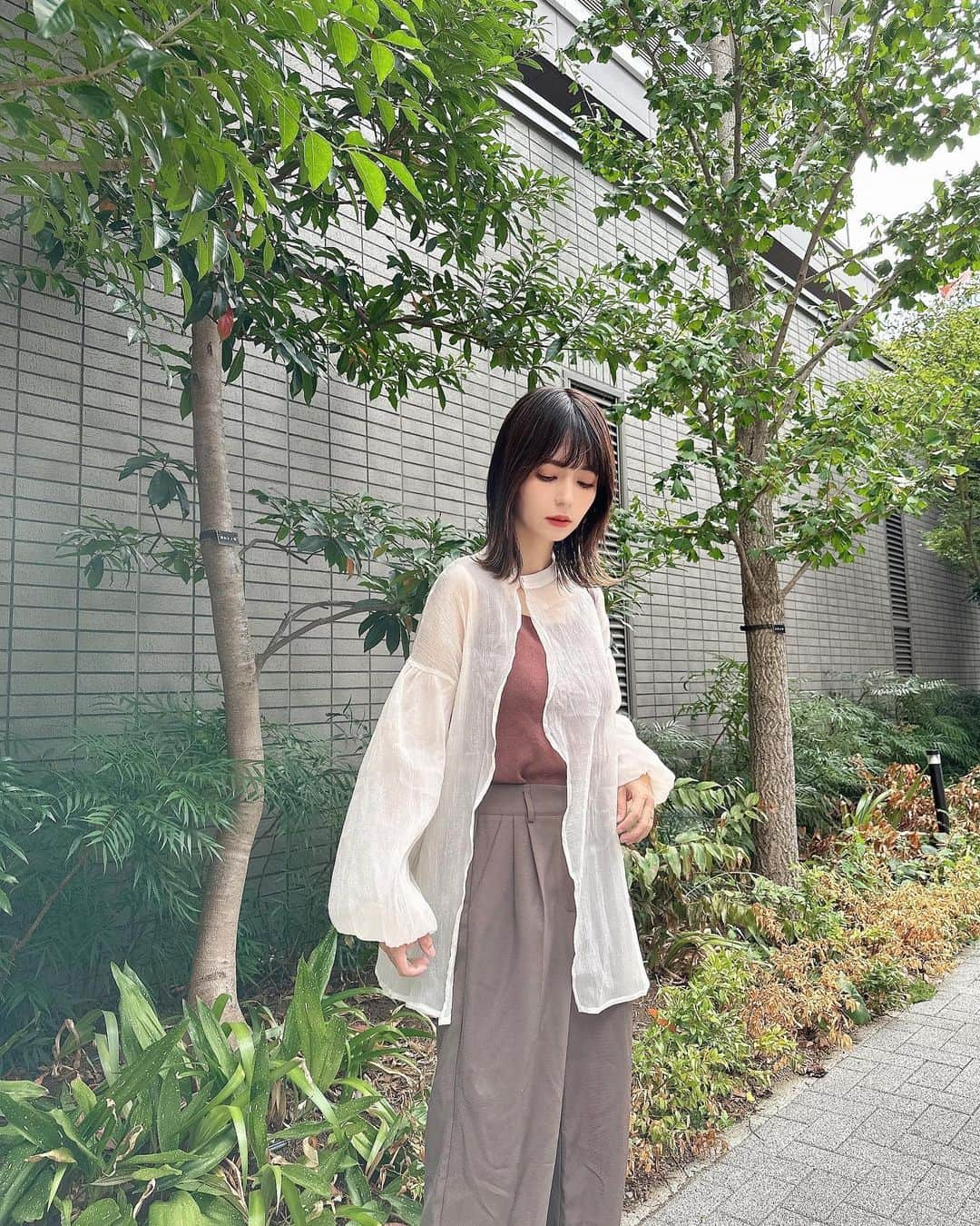 marikoさんのインスタグラム写真 - (marikoInstagram)「＊ . ちょっとずつ秋服着たいけどまだまだ暑い（笑）  tops @shein_japan (21027253)  クーポンコード: 23FWJP9 12月末まで有効だよ♡  3枚目は娘が撮ってくれた📷  . ＊ #ootd#outfit#mari_code#fashion#shein#シーイン#FrontRowLive #SHEINfw23#SHEINforAll#ad」9月14日 19時00分 - marinstgm