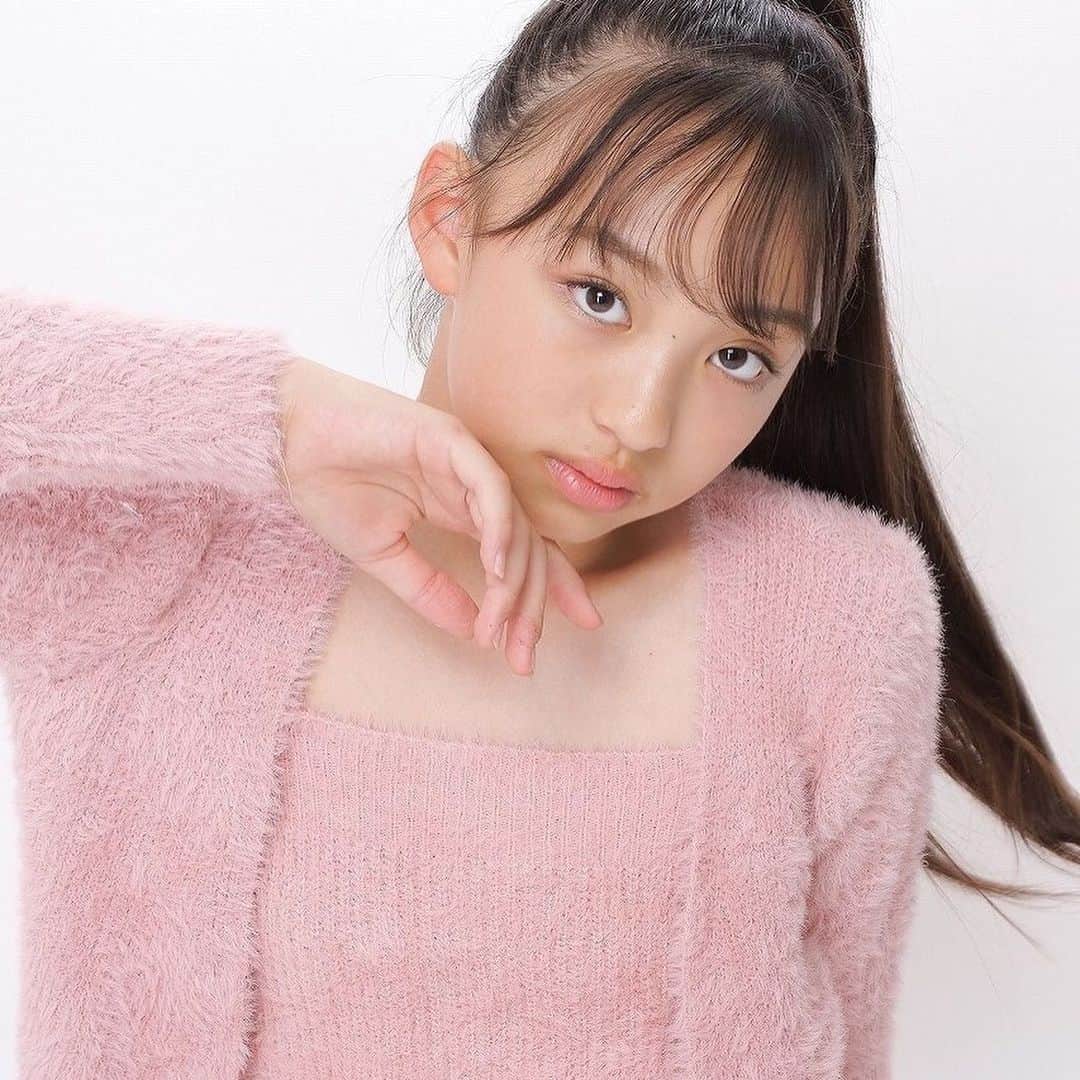 のインスタグラム：「♡yuno♡ ㅤㅤㅤㅤㅤㅤㅤㅤㅤㅤㅤㅤㅤ 事務所でたくさん撮ってもらったよ📷✨✨ ㅤㅤㅤㅤㅤㅤㅤㅤㅤㅤㅤㅤㅤ 少しづつ載せます😍❤️ ㅤㅤㅤㅤㅤㅤㅤㅤㅤㅤㅤㅤㅤ #喜島結乃  #js4 #4年生 #10歳  #撮影 #さんたま #ありがとうございます」