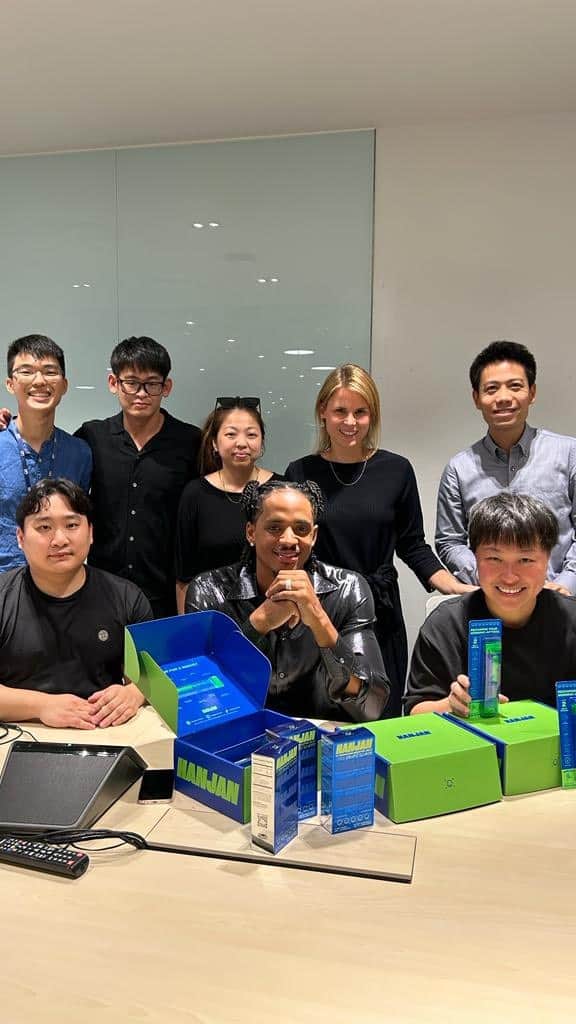 コーデル・ブローダスのインスタグラム：「I just invested in health and wellness product @hanjan.store the first initiative is creating in store activations inside the Guardian Pharmacy chain (They stock a wide range of health care and beauty products) they have extensive operations in Malaysia Indonesia and Singapore 🥂 @althealim big plans for 2024」
