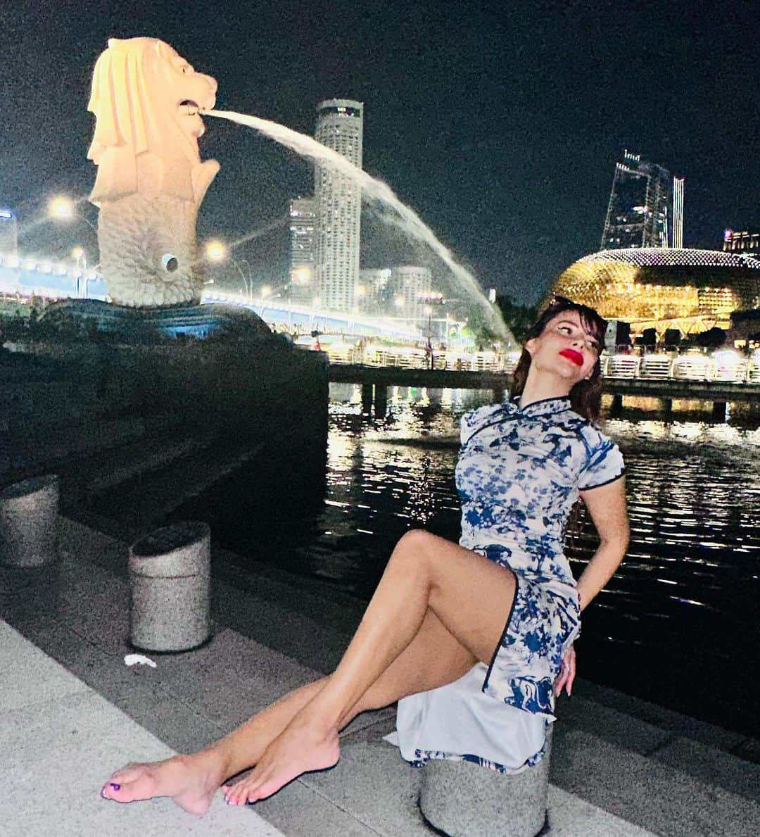 April Imanさんのインスタグラム写真 - (April ImanInstagram)「Been a long time since I’ve been back to my home country. I never realized that I love it so much here!😍🤩❤️‍🔥 I grew up abroad, but I might come back to live here in the future!🥰 Singapore, you’re really awesome!🫶 . . . . #apriliman #yogadaily #yogagirl #traininghard #gymeveryday #workouteveryday #summertime #summervibes #summerstyle #summeroutfit #summernight #rooftopbar #ootdfashion #fashionblogger #modellife #modeling #feminine #womanstyle #singaporelife #singaporean #singaporegirl #merlion #worldtraveler #globetrotter」9月14日 19時01分 - april_iman