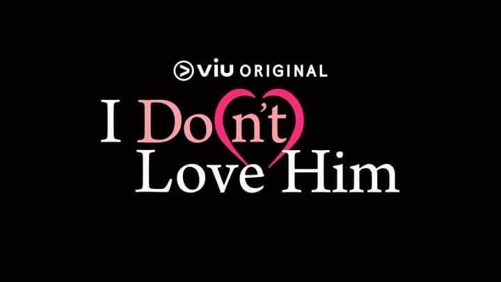 Prilly Latuconsinaのインスタグラム：「Namanya juga hidup, kadang di atas kadang di bawah. Yang biasa nolakin kerjaan, sekarang jadi harus susah cari kerjaan.  Segera tayang series Viu Orginal I Do(n’t) Love Him di Oktober 2023.  #Viu #IDontLoveHim #IDontLoveHimSeries」