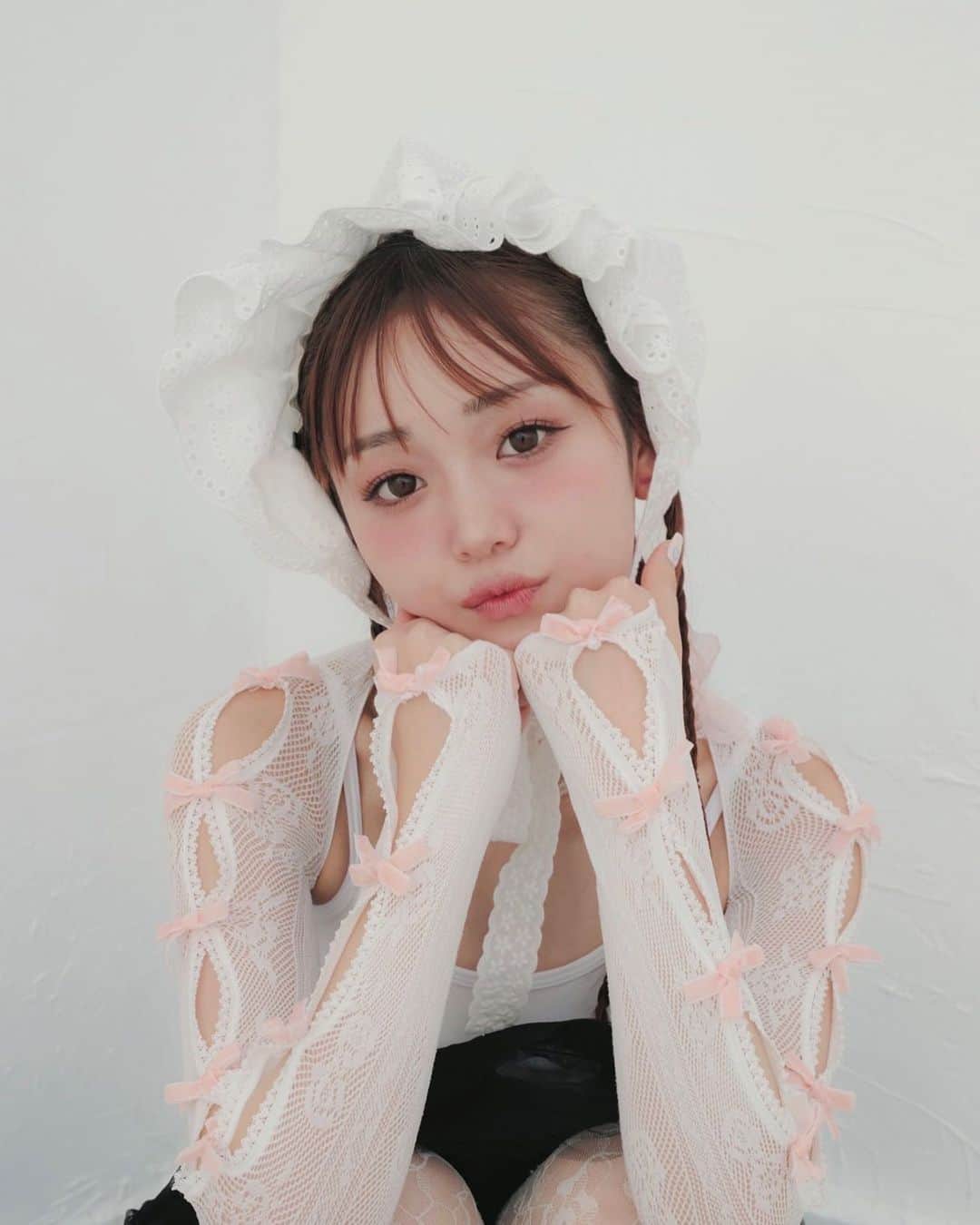 山崎美優（みゆ）のインスタグラム：「【お知らせ】  明日9/15発売の LARME 058 に初登場させて頂きました🩵  ずっとLARMEさんの世界観が 大好きだったので嬉しすぎました🥲  皆様是非手に取って頂きたいです‼︎  #LARME #LARME058」