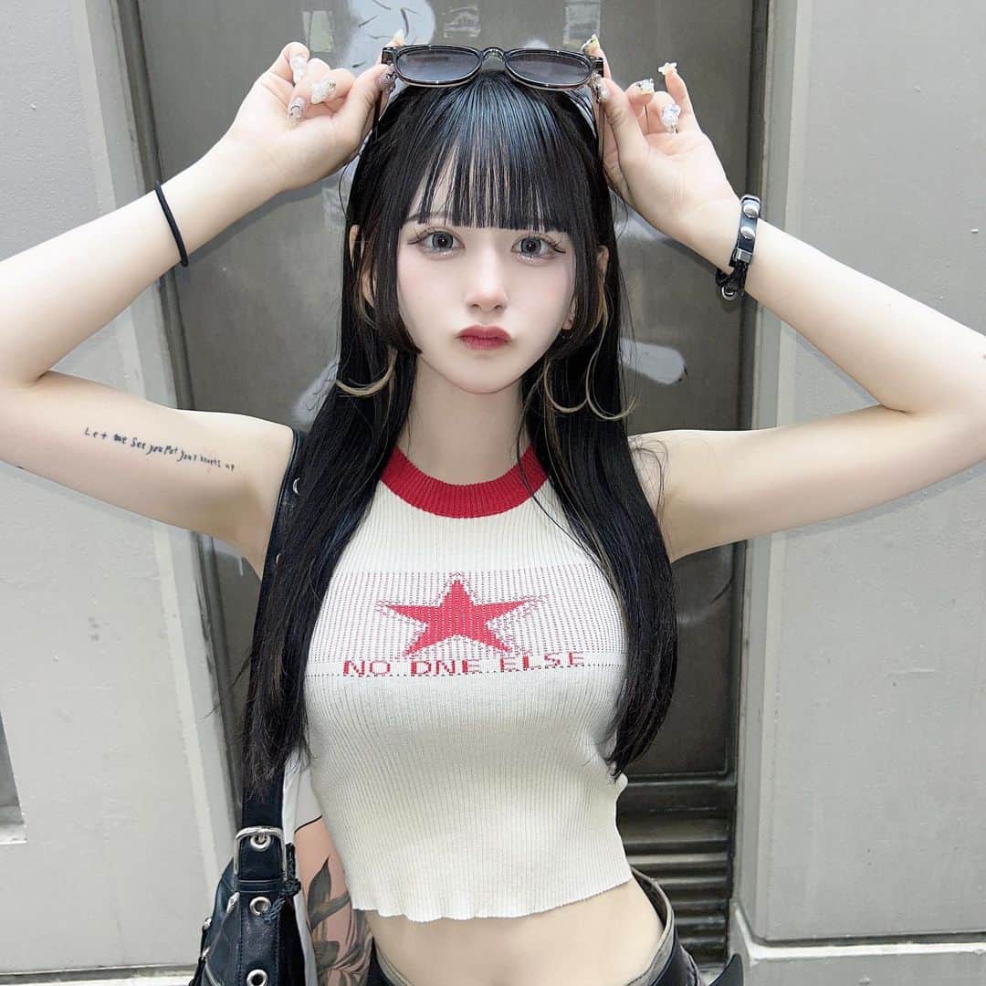 狐波ろんのインスタグラム：「ずっとしーいんに頼りっぱなしの夏だったけど秋服はどんな感じにしよかにゃーー」