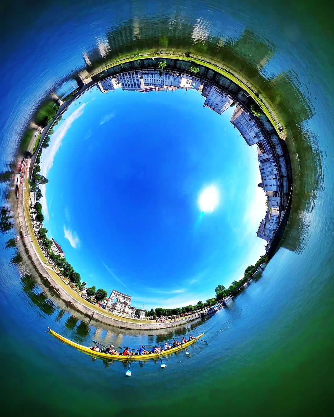 Official RICOH THETAのインスタグラム：「Saintes, Charente-Maritime 📸: @osmozevideo   ***************** Please add #theta360 to your photos shot with THETA and post them😊 . . . . . #ricohusa #ricoh #ricohimaging #ricohtheta #lifein360 #360camera #360view #camera #cameratips #cameralover #photographylovers #photographer #photooftheday #photographytips #cameragear #photoediting #editingtips #art #360photography」