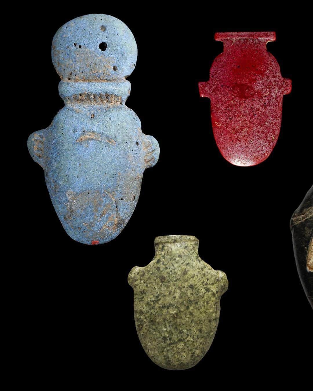 大英博物館のインスタグラム：「💕 Enjoy this heart content to your heart’s content 💕   These gorgeous objects are ancient Egyptian heart amulets – small decorative objects worn by both the living and the dead to promote health and good luck.   ❤️ It’s fair to say we’re enamoured with these amulets - which one is your favourite?   👉 Swipe across to see the beautiful variety and details in these tiny creations!  For the ancient Egyptians, the heart was the source of intelligence, feelings and memory.   ⚖️ The ancient Egyptians believed that after death the heart would be weighed against a feather – a light heart guaranteed passage to the next life, while a heavy heart condemned the deceased to be devoured by a terrifying creature called Ammut.  🏛️ Learn more funerary customs along the Nile in Room 63 of the Museum – Egyptian death and afterlife.   🔎 Assortment of heart amulets. Faience and semi-precious stones, from across Egypt, around 1350–1200 BC.   #BritishMuseum #AncientEgypt #Heart」