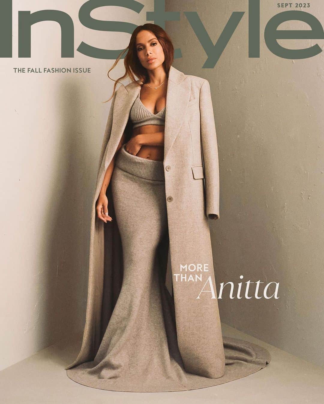 euanittaのインスタグラム：「A polyglot, @anitta’s mastered her native Portuguese, plus English, Spanish, Italian, and French; #Anitta will boast that she learned these languages by sleeping with men who speak them (“It’s funnier”) but Larissa (her given name) will admit she learned them the “boring way” — with teachers. “Not that I didn't f*ck guys from these languages and maybe I practiced,” she laughs. Larissa and Anitta; two sides of the same coin.  Link in bio to see both.  Editor-in-Chief: @sallyholmes Writer: @lanikaps Photographer: @josefinasantos Cinematographer: @zteisen Stylist: @ronnie_hart Hair: @dimitrishair  Makeup: @allanaponte Nails: @nailsbymamie Set Design: @twohawksyoung Gaffer: @josherzog Creative Director: @jennabrillhart Executive Editor: @danismcnally Photo Director: @kellychiello  Video Director: @justinedg3 Beauty Direction: @lauren_valenti Social Direction: @foxddanielle Production Assistant: @amanda.lauro Booking: @talentconnectgroup」