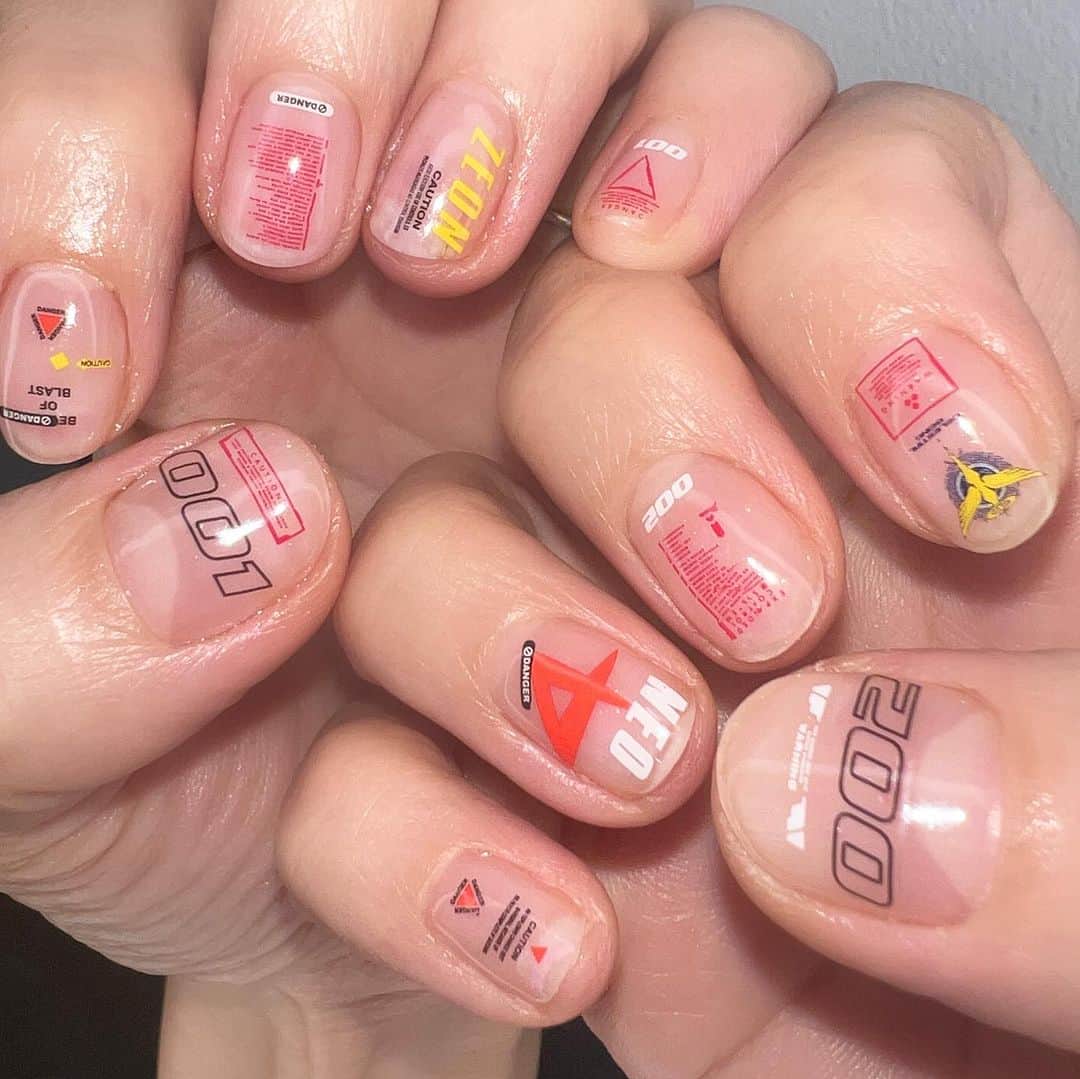 Mei Kawajiriのインスタグラム：「Ours are Super Short nails💖🍒🍼🩵🤍💅」