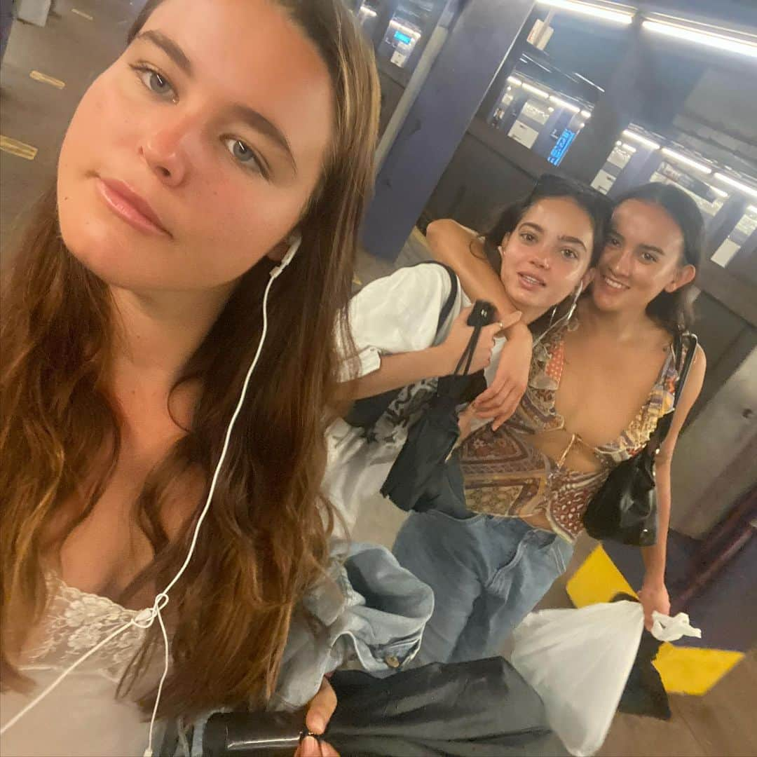 Inka Williamsさんのインスタグラム写真 - (Inka WilliamsInstagram)「Virgo season blessed us with both our days ❤️❤️❤️ I forgot to post so heres to US ! I love you so much Franny! Heres to life, to sisterhood, sharing the most amazing memories and to all the adventures. Sister for life. HAPPY BIRTHDAY !!!」9月15日 5時34分 - inkawilliams