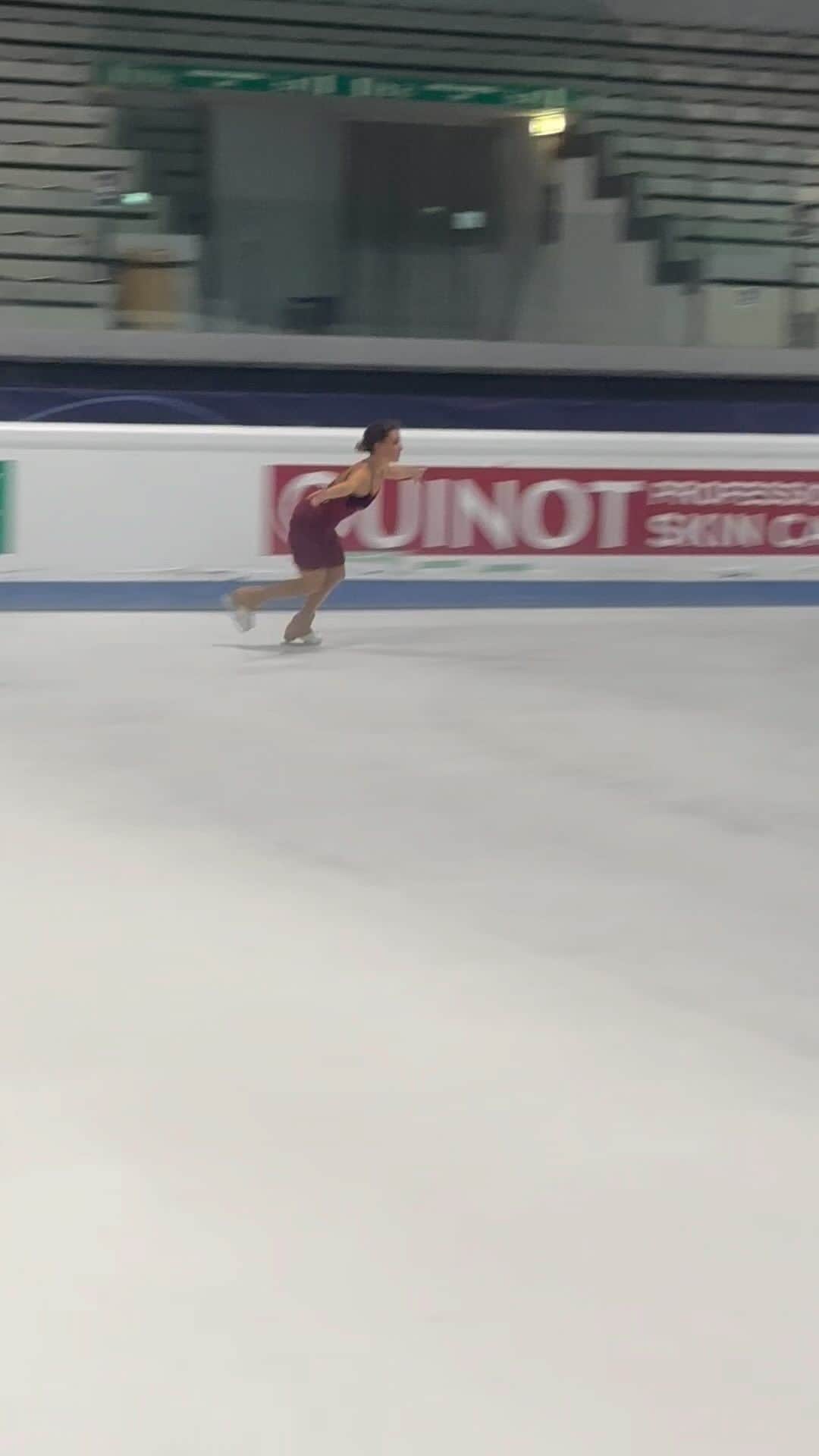 ジャダ・ルッソのインスタグラム：「I’m back and we’re creating something new, as if nothing has changed. Why not?❄️😏 @ice_club_torino  @edoardodebernardis」