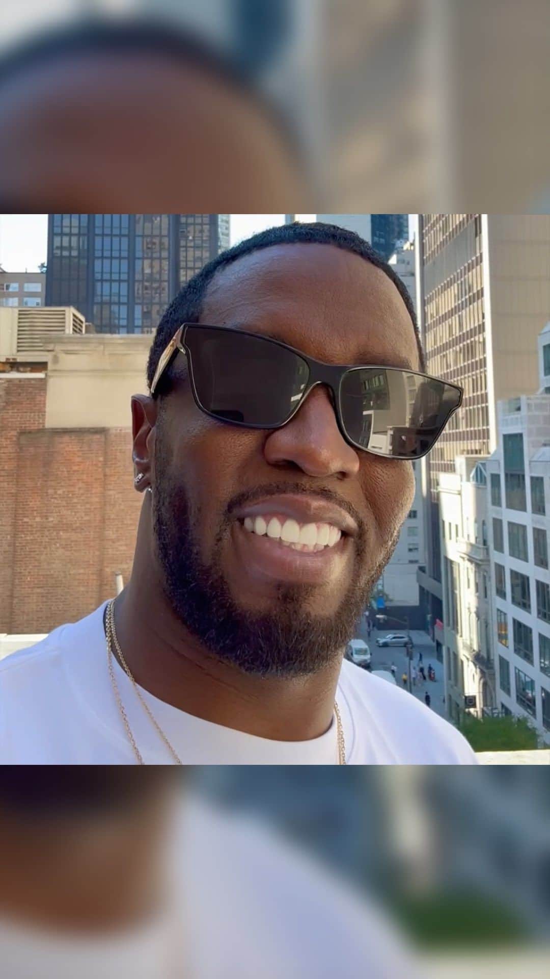 Apple Musicのインスタグラム：「It’s all going down tomorrow in NYC as @diddy celebrates the release of ‘THE LOVE ALBUM : OFF THE GRID’ on Apple Music 1 with special guests 👀. Tune in to the broadcast on Friday, September 15th from 11AM-2PM PT and watch the livestream on Apple Music and @applemusic’s Instagram.」