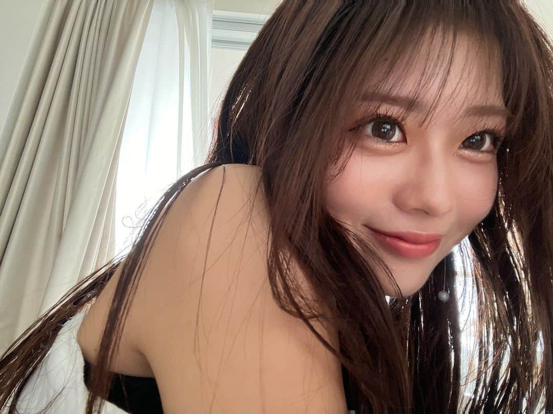 やしろななのインスタグラム：「数年振りのまえがみ🐻 どうかな〜？💖」