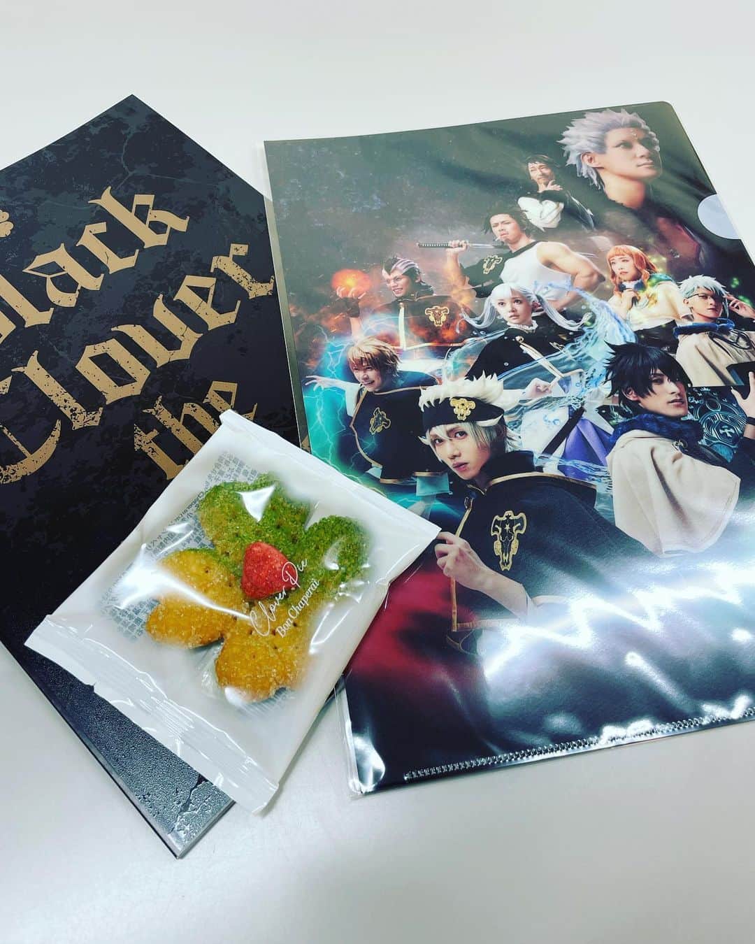 加藤夕夏さんのインスタグラム写真 - (加藤夕夏Instagram)「♣️ブラッククローバーThe Stage♣️  初日公演無事迎えることができました！  ありがとうございました♡  ぜひ魔法の世界を体感しに来てくださいませ🌼🌱  東京、神奈川公演と よろしくお願いいたします☺️  #ブラッククローバー #ミモザ #ミモザヴァーミリオン  #パンフレット」9月14日 21時17分 - uuka_nmb