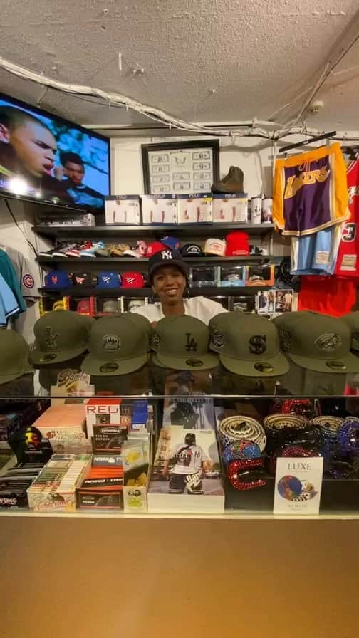 GROW AROUNDのインスタグラム：「明日発売LA買付キャップ🔥」