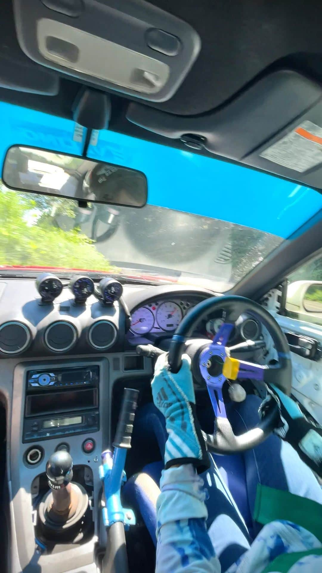 下田紗弥加のインスタグラム：「. 峠TOUGE DRIFT! それいけ"ラッシー号"🔥 大会の空き時間も練習〜😚❤️  #d1grandprix  #driftgirl #silvias15 #tokyodrift #touge #峠」