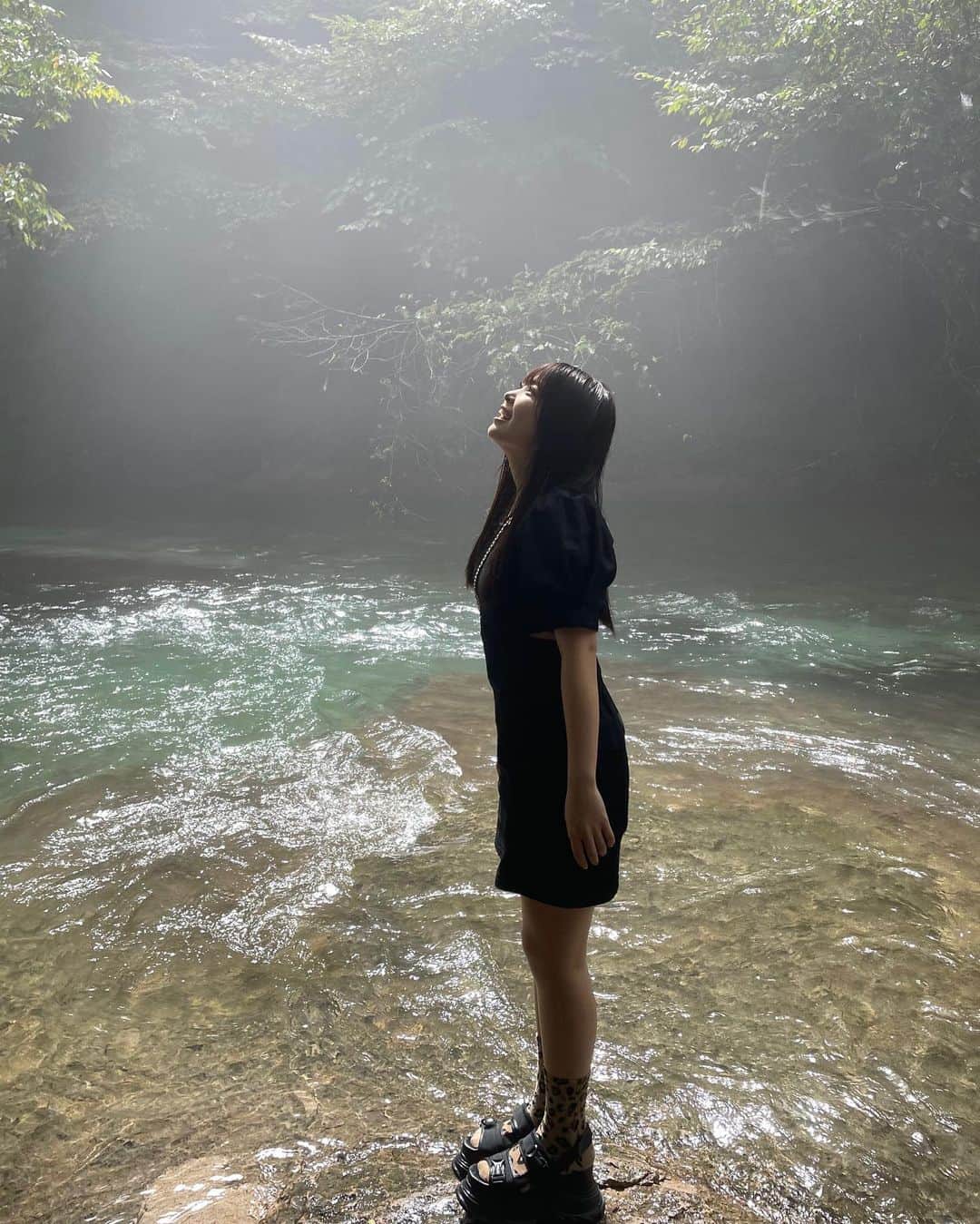 内山優花さんのインスタグラム写真 - (内山優花Instagram)「．  こないだ自然たくさん感じてきた〜🌳 木と川溢れてて空気が美味しすぎたのと 大好きなキャンドルをオリジナルで 作れて幸せだったの🍀♡」9月14日 21時32分 - yuka3l7