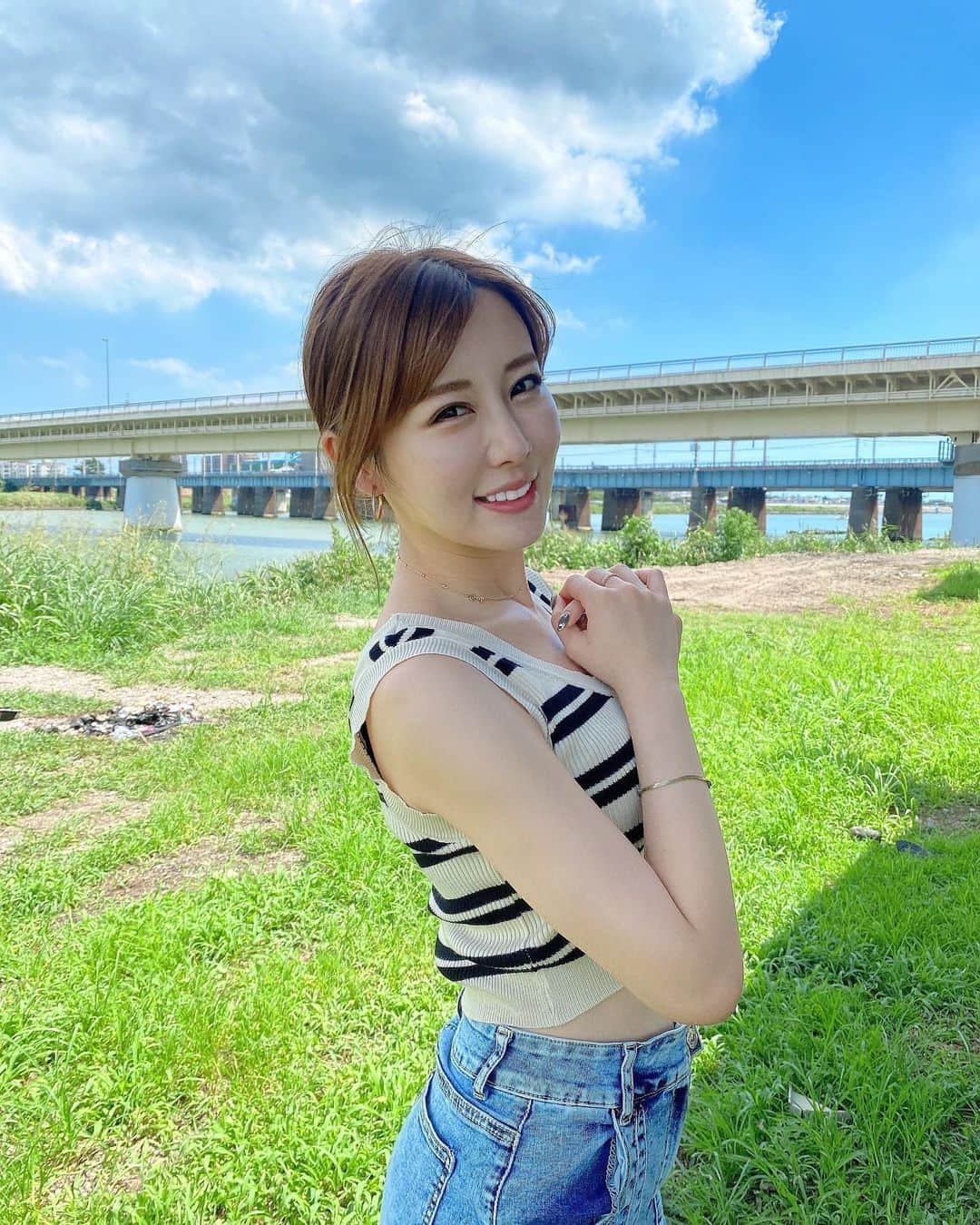 LUNAのインスタグラム：「Summer is almost gone...😿」