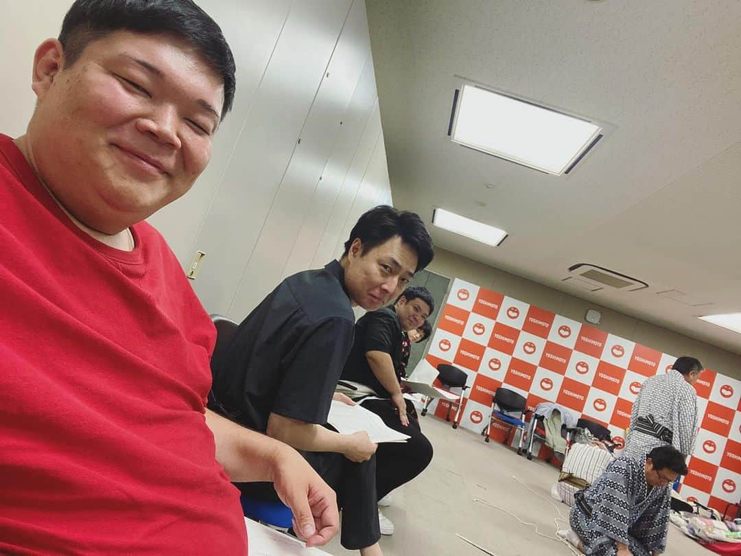 カバさんのインスタグラム写真 - (カバInstagram)「16日の森川さんイベントの稽古中  本番よろしくどうぞー！  #吉本新喜劇 #新喜劇 #信濃岳夫 #おやどまり #川筋ライラ #カバ #よろしくどうぞー」9月14日 21時29分 - kabaking0129