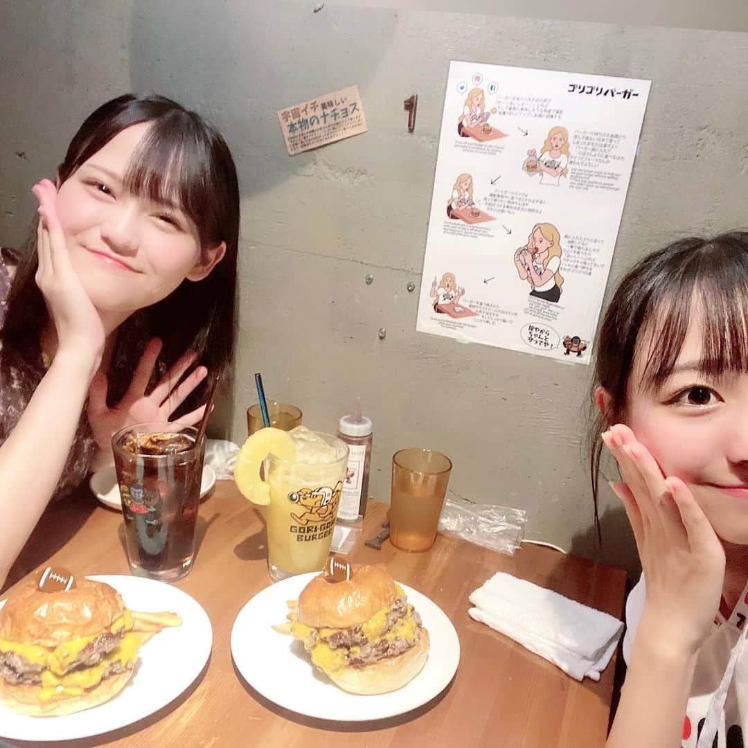 瀧脇笙古さんのインスタグラム写真 - (瀧脇笙古Instagram)「🍔 #ゴリゴリバーガー 🍔 ⁡ ⁡ ⁡ ⁡ 瞳とハンバーガー屋さんに行ってきました🦍🏈 ⁡ ⁡ すごくボリューミーで美味しすぎました！！ ⁡ ナチョスも食べました！ ⁡ お店が面白くてなんだか楽しかったです！ ⁡ ⁡ ⁡ ⁡ #イコラブ #ハンバーガー #hamburger #🍔」9月14日 21時40分 - takiwaki_shoko_
