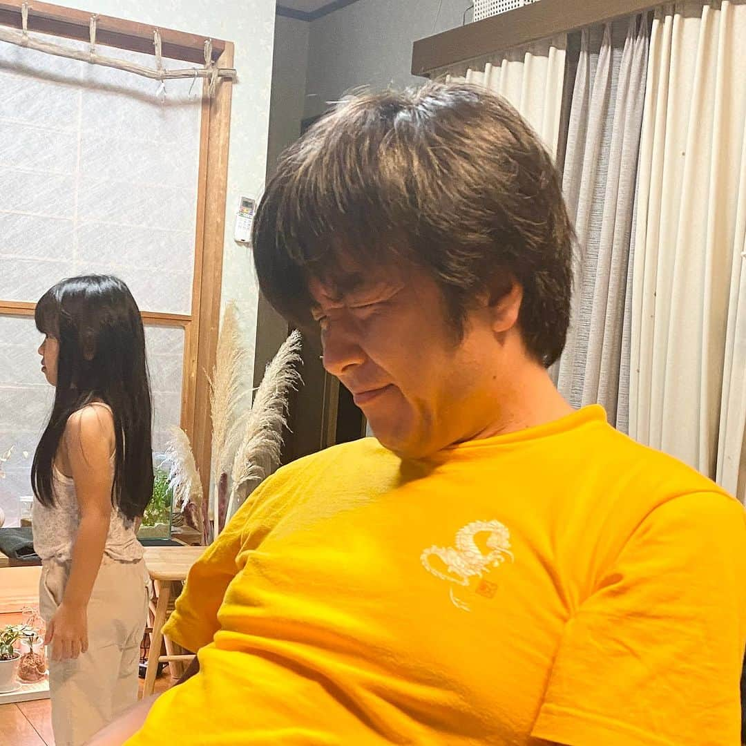 藤井ペイジさんのインスタグラム写真 - (藤井ペイジInstagram)「阪神タイガース優勝の余韻に浸りたい気持ちと疲れと酔いからくる眠気が戦って険しい顔になってるTAIGA氏。 #阪神タイガース #18年ぶり #セリーグ優勝」9月14日 21時40分 - fujii_page