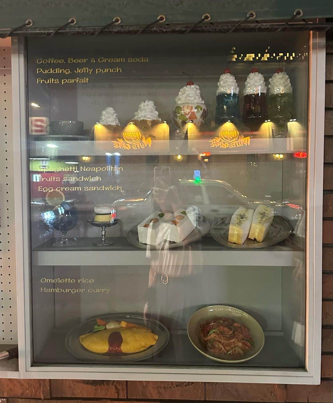 上村亜柚香のインスタグラム：「.  人生2回目の北海道楽しかった🐮  食べても食べてもお腹いっぱいにならなかったなぁ。 もしかして北海道って魔法の街だった？？ 次はいつ行けるかなぁ😮‍💨🫶🏻」