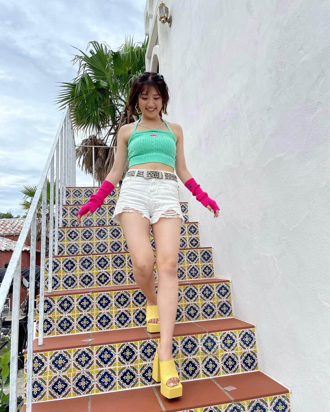のインスタグラム：「妄想だけならフリーダム  MV公開されましたっ みてね👱🏼‍♀️🤟🏾💖  (再投稿しました🥲)  #つばきファクトリー #小野瑞歩 #ギャル」