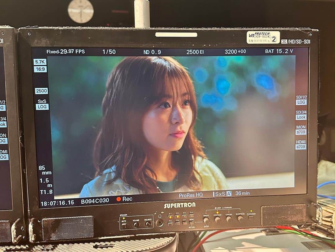 のインスタグラム：「真夏のシンデレラ　オフショット  #森七菜 #もりななのきまぐれ #真夏のシンデレラ #夏シン #見つめる先には… #連続投稿70日目」