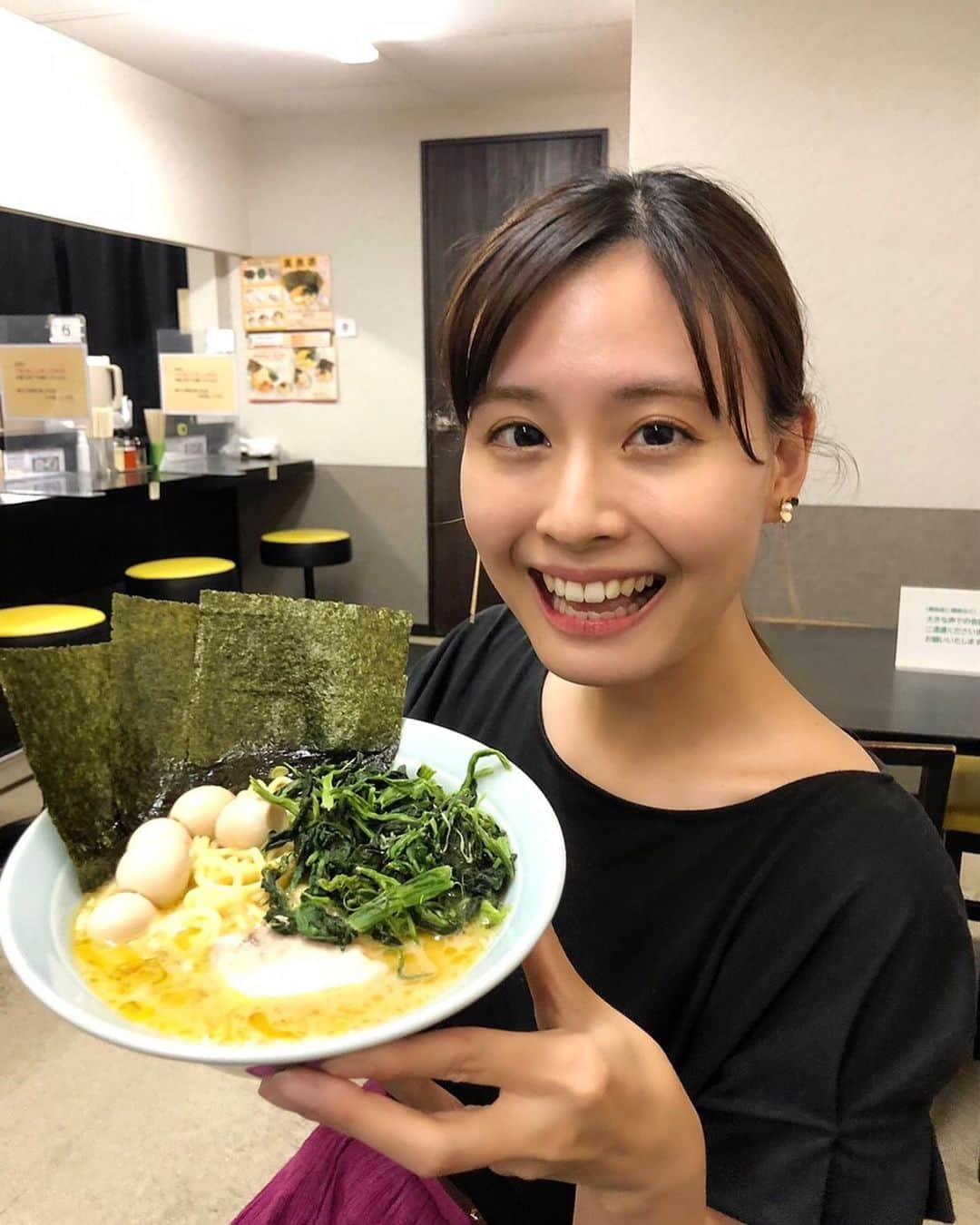 望木聡子さんのインスタグラム写真 - (望木聡子Instagram)「#メーテレ #ラーメン部 🍥  いつも玉子を食べるタイミングを迷うのですが うずらだと合間でつまめるので幸せが続きますね…😋  ほうれん草も入っているので これで野菜は十分でしょう！！！ﾖｼ！  #ラーメン #家系ラーメン #家系 #愛知県 #名古屋市 #萬来亭 #もっちー は #むっちー へ… #アナウンサー #メーロメロアンバサダー #望木聡子」9月14日 21時39分 - satoko_mochiki