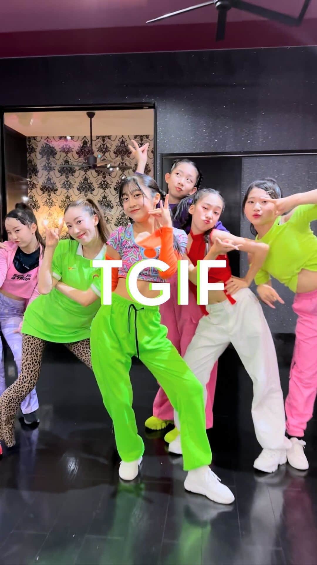 Ruuのインスタグラム：「@pink_vivid 💙💚💛🧡💜❤️ みんなBarvi ClassからデビューしてるPINKVIVID🥹💖  いつのまにか中学生になって… 素敵な女性になってきております🥹💖  いいライバルでありいい仲間であり 素敵な仲間に出会える青春時代は何よりも宝物🫶🏻✨  これからも5人で切磋琢磨。💖 でもみんなそれぞれの未来に向かって😍💖  応援していくよー💖💖💖💖」