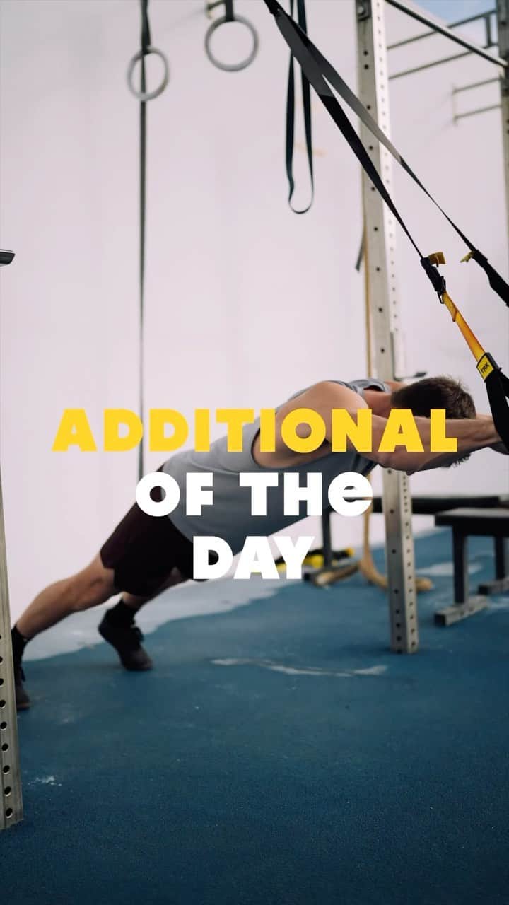 トーマス・レーラーのインスタグラム：「Check this additional and improve your shoulder stability today! 🔥   #shoulder #trx #shoulderworkout #stability #gym #workoutoftheday」