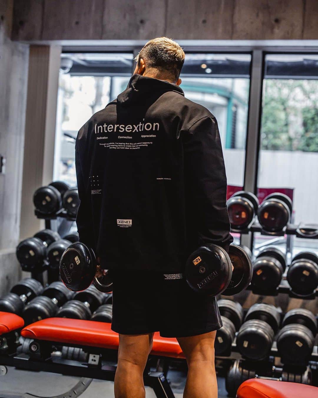 小池友仁のインスタグラム：「2023.09.14.22:00〜 NewRelease @xeno.fitnesswear   大会の時に着ていたINTERSEXTIONシリーズ💪🔥 XENOを着てる人同士が新しい何かを想像して欲しいというコンセプトで作ったブランドだから、"X"で交わりを意味した新シリーズ🔥  #XENO #xeno」