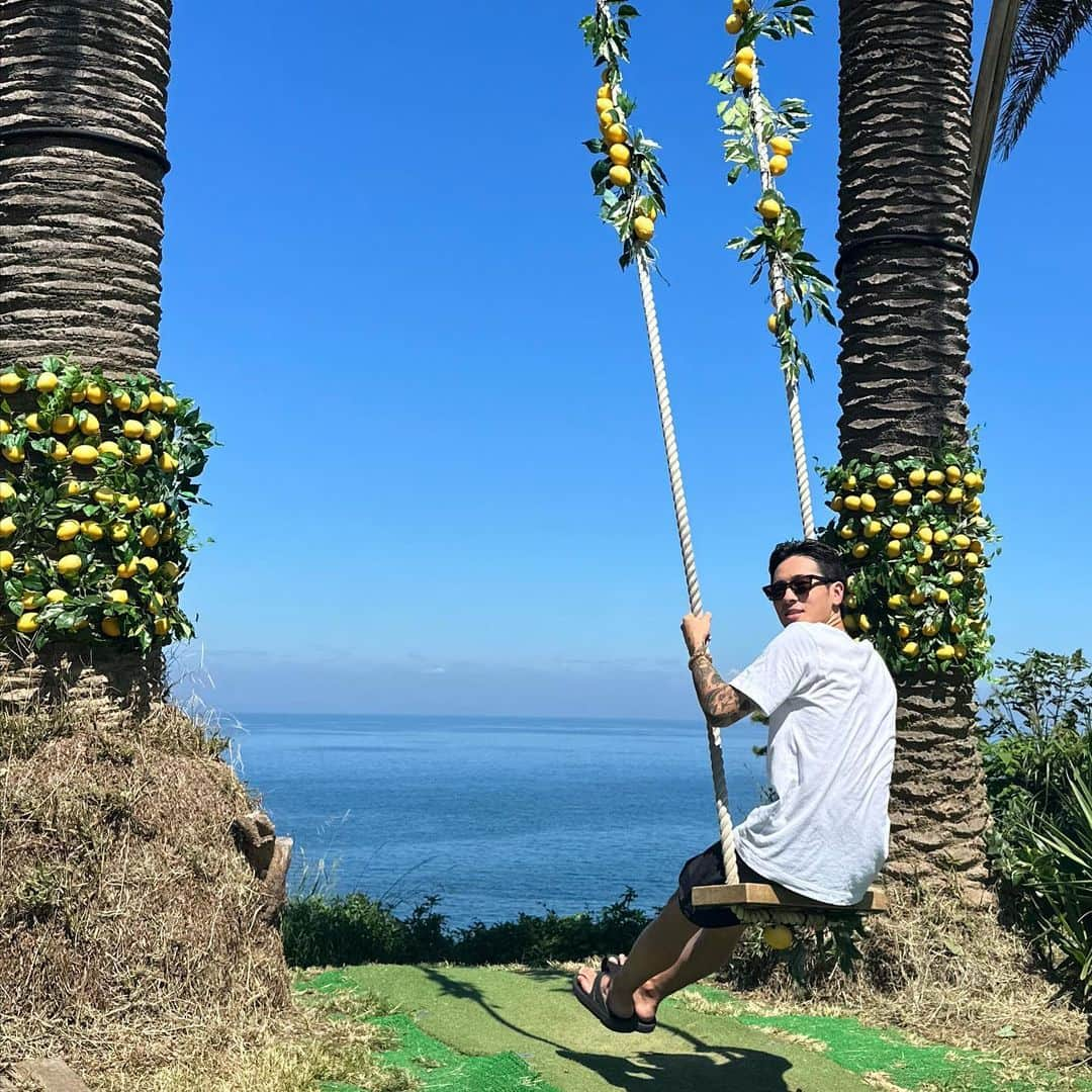 漆山葵のインスタグラム：「初島🏝️ とってもとっても暑くてまた焼けました🙆‍♂️」