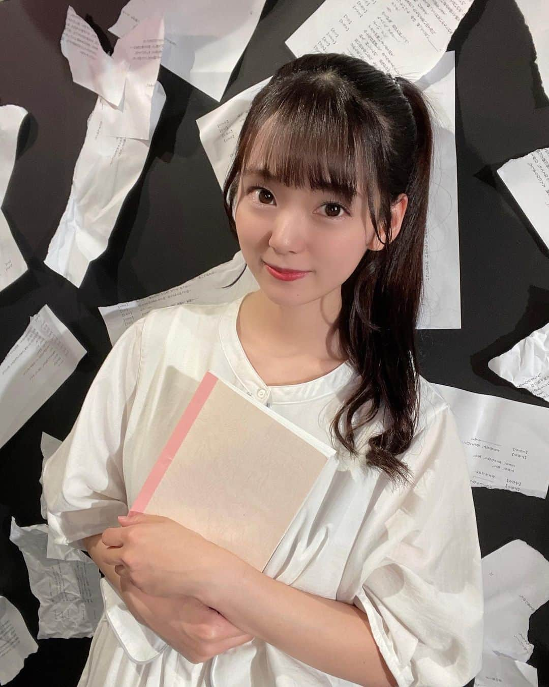 白石真菜さんのインスタグラム写真 - (白石真菜Instagram)「キミに贈る朗読会  #灰桜色メモリー 🌸に出演させていただきました。 とても素敵なおはなしで携わることが出来て幸せです。  明日も当日券ありますので、ぜひお越しいただけると嬉しいです。   #msmilebox #朗読会  #朗読劇 #白石真菜 #しーまな」9月14日 22時23分 - shiraishi_mana47