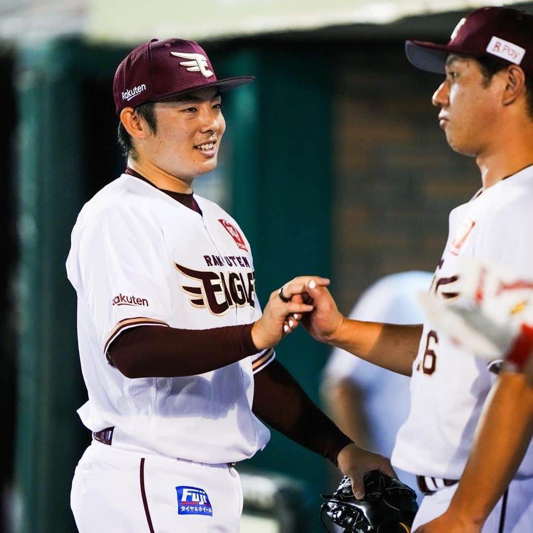 東北楽天ゴールデンイーグルスさんのインスタグラム写真 - (東北楽天ゴールデンイーグルスInstagram)「⚾️  ⚾️E 0-2 B⚾️  浅村選手がパ・リーグ新記録の1144試合連続出場を達成✨✨ そして藤平選手が7回96球6安打無失点5奪三振の快投‼️‼️ しかし両軍譲らずスコアレスのまま延長戦に突入すると 迎えた延長11回に手痛い2失点を喫してしまい敗戦。 8回渡辺翔太選手、9回松井裕樹選手、10回宋選手が0封👍🏼 打線では昨日ヒーローだった岡島選手が2安打⚾️⚾️  #鷲が掴む #rakuteneagles #浅村栄斗 #藤平尚真 #安田悠馬 #渡辺翔太 #松井裕樹 #宋家豪」9月14日 22時20分 - rakuten_eagles