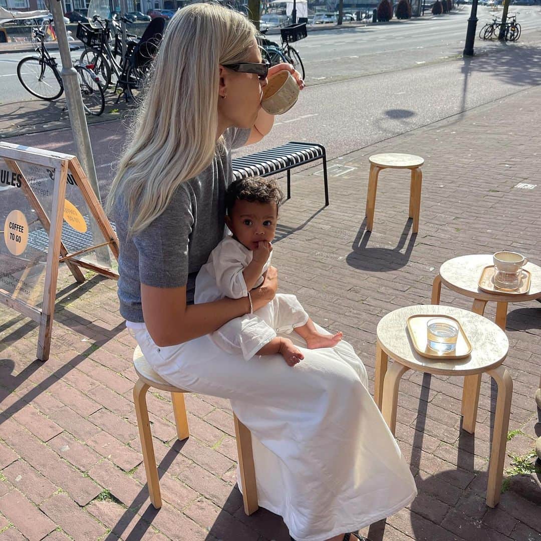 Linda Tolのインスタグラム：「Coffee Date」