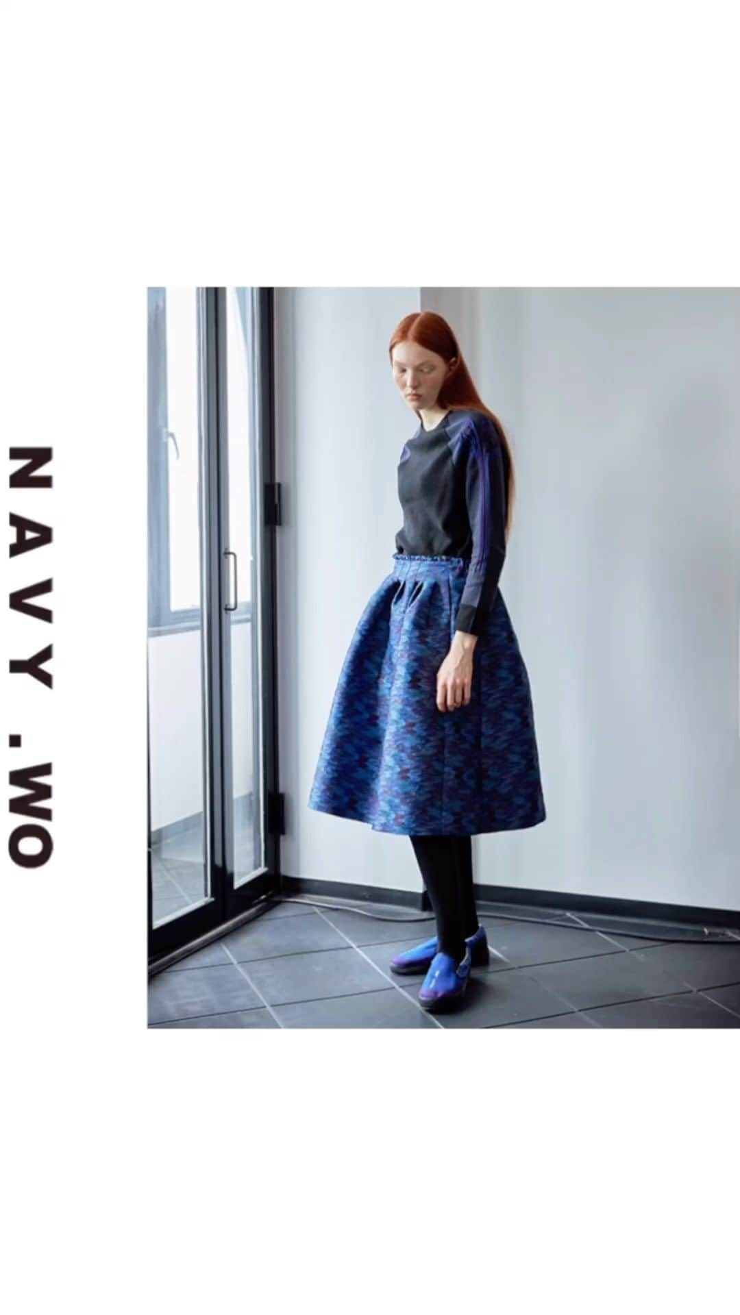 ネイビー ウォのインスタグラム：「2023 AUTUMN / WINTER collection. “opposite “  Callalily sleeve knit  @navy.wo_snap_by.staff  #navywo#nagoya #shinjukuTakashimaya #takashimayastyleandedit #jiyugaoka #kokura #navywoofficial  #2023aw #knitting #callalily  #mode」