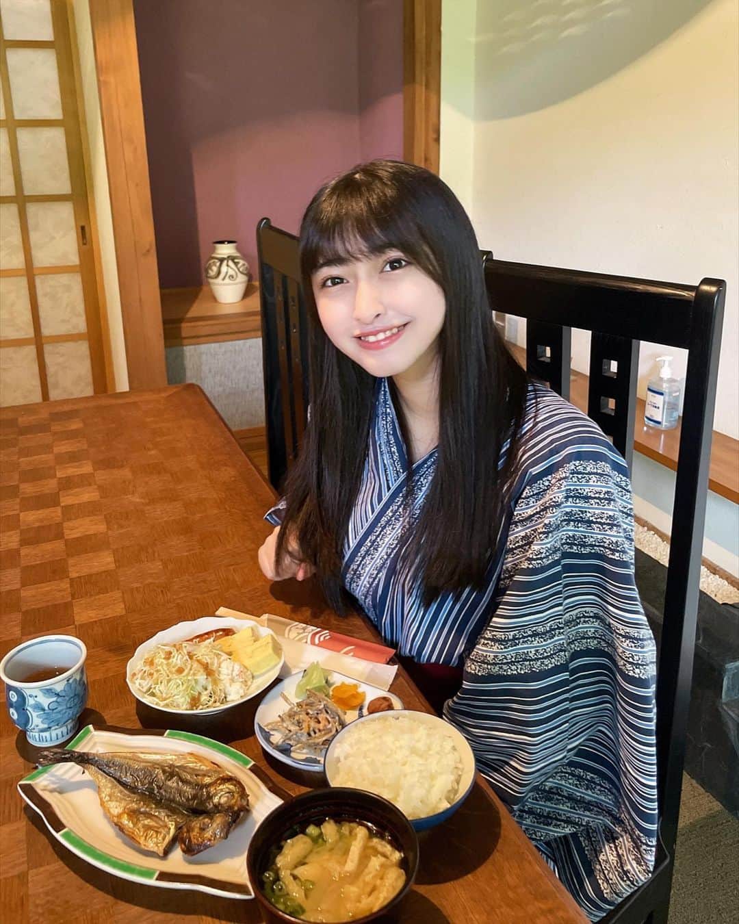 竹内月音さんのインスタグラム写真 - (竹内月音Instagram)「これは友達と旅行に行った時の朝ごはん！めっちゃ美味しかったー！ 和食大好き！ 魚綺麗に食べるのめっちゃ得意で友達に褒められた☺️🫶🫶」9月14日 22時29分 - takeuchi_tsukine