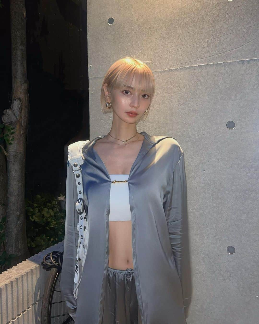 梅村実帆のインスタグラム：「今日はお気に入りの @jacquemus 🩶🩶 健康第一、健康なだけで幸せ🪽と思った1日👵🏻💐」