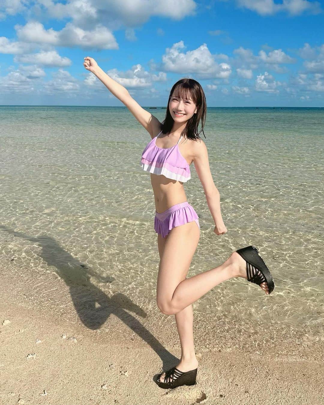坂本夏海のインスタグラム：「🏖🐠🪸  @rise_ishigaki さんのツアーで  幻の島（浜島） シュノーケリング  マリンアクティビティ  の体験をさせていただきました 👏🏻  初めてのシュノーケリングだったけど、色々と教えてくださりサポートしてくださって、足がつかない海で泳いだ経験が少ない私でも恐怖心なく楽しめたよ 🐟🪸  楽しかったなあ 🥹🤍  またやりたい .ᐟ.ᐟ   #石垣島 #石垣島観光  #石垣島シュノーケリング  #シュノーケリング #幻の島 #浜島 #okinawa #ishigaki  #八重山 #八重山諸島 #マリンアクティビティ #水着 #水着女子  #水着コーデ  #グラビア」