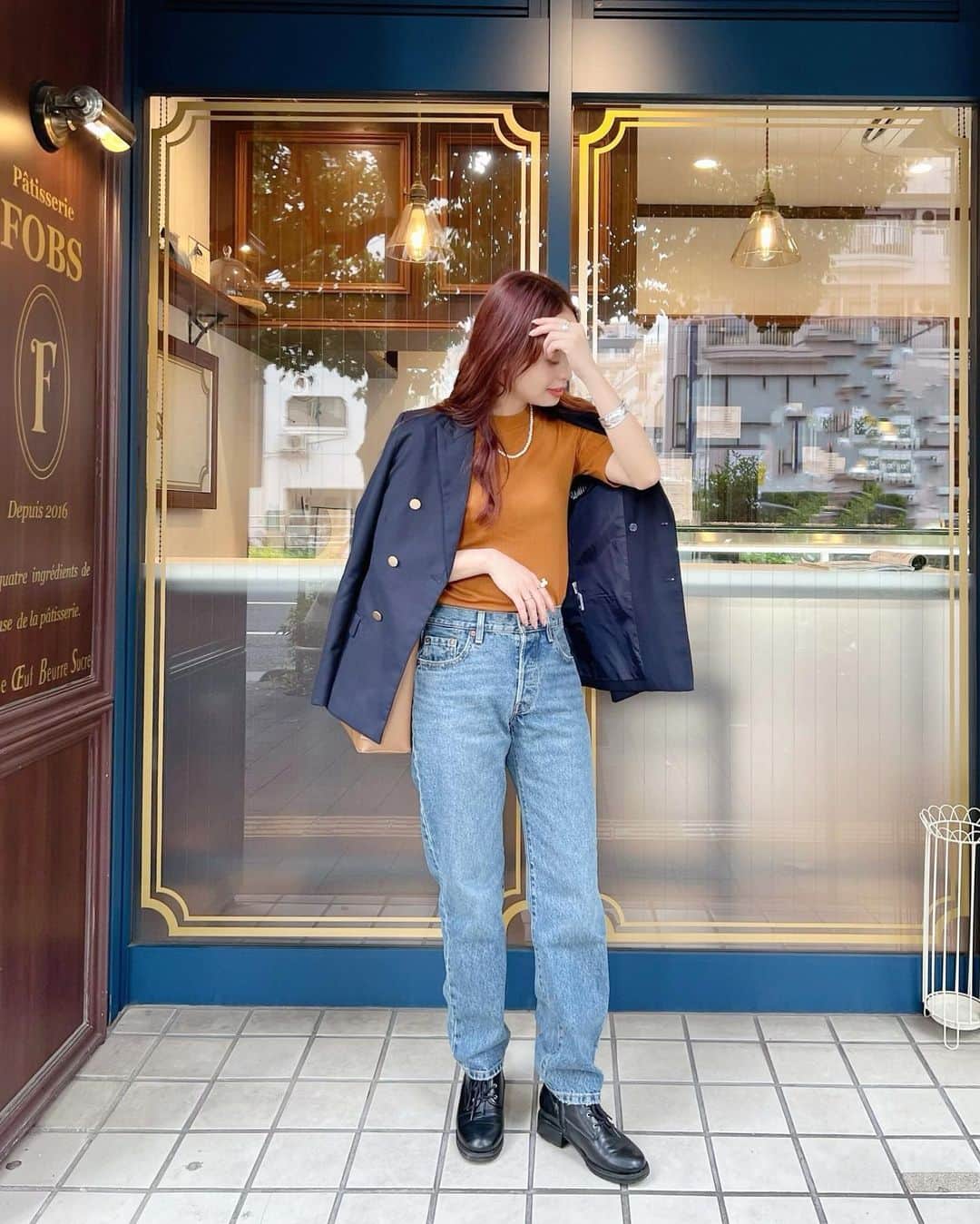 のインスタグラム：「𓂃𓈒𓏸︎︎︎︎ ❤︎ ⁡ 9月はカラシ色の会💛 今月は蔵前のカフェ巡り☕️ ⁡ いつも3件ぐらいハシゴするよ〜🥴🫧 ⁡ やっぱり友達と会ってる時間って すごく大切で、本当に癒しなんだよね😌 ⁡ いつもありがとう🥰♡ ⁡ ⁡ jacket： @elendeek  Tshirt： @uniqlo @uniqlo_jp @uniqlo_with  bangle&necklace&ring： @sakiii049 @saki_felice  pants： @ungrid_official @ungrid_staffsnap @levis @levis_japan  rainboots： @lily02tbt @orientaltraffic_official  ⁡ ⁡ Ungrid×levisのデニムがほんと大好き👖 カジュアルなんだけど、 形も綺麗で色合いも抜群🩵 ⁡ ⁡ #mai___fashion #mai___code #コーデ #コーディネート #fashion #ファッション #カジュアル #カジュアルコーデ  #大人カジュアル #大人女子 #大人可愛い #プチプラ #きれいめカジュアル #カフェ #都内カフェ巡り #カフェ巡り #秋コーデ  #Ungrid  #キャップ #cap #キャップ女子 #denim #デニム #Ungrid #Ungriddenim  #levis_ungrid  #蔵前カフェ #蔵前 #東京カフェ #pr」