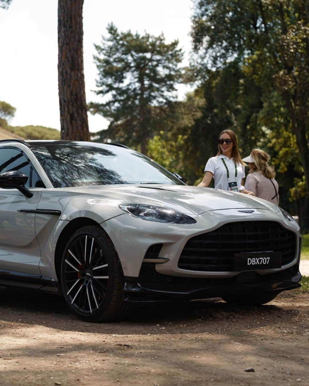 アストンマーチンさんのインスタグラム写真 - (アストンマーチンInstagram)「An exceptional presence at a truly unique venue.  Intensity and elegance meet at the Piazza di Siena.  #AstonMartin #INTENSITYDRIVEN」9月14日 22時58分 - astonmartin