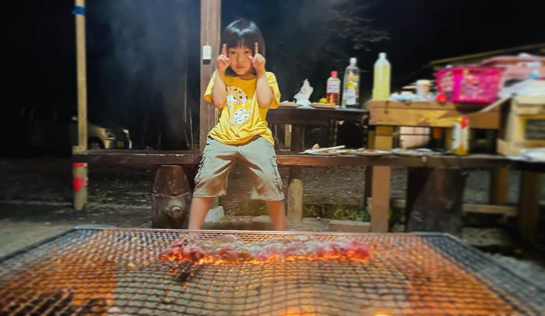 吉田ヒトシのインスタグラム：「先日、家族でバーベキュー😀  #バーベキュー #家族の時間」