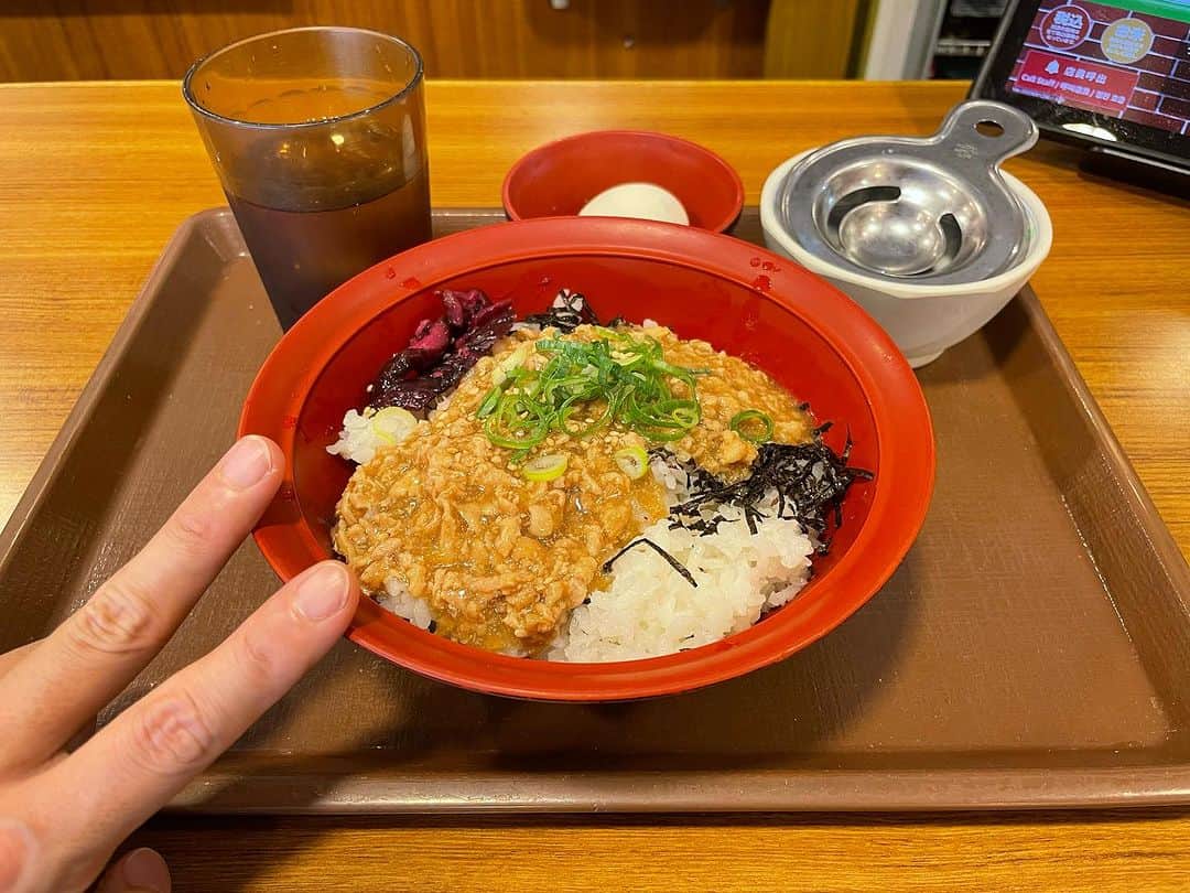 山崎勝之さんのインスタグラム写真 - (山崎勝之Instagram)「今日は腹、胸、肩、腕の筋トレ。 ガッツリ筋トレして、しっかり食べました。  大阪へ移動。 ホテルでサウナ3セット。 整いました。最高です。 ありがとうございます！  明日の撮影頑張ります！  #モーションキャプチャーアクター  #FF7EC #筋トレ」9月14日 22時55分 - chan_yama