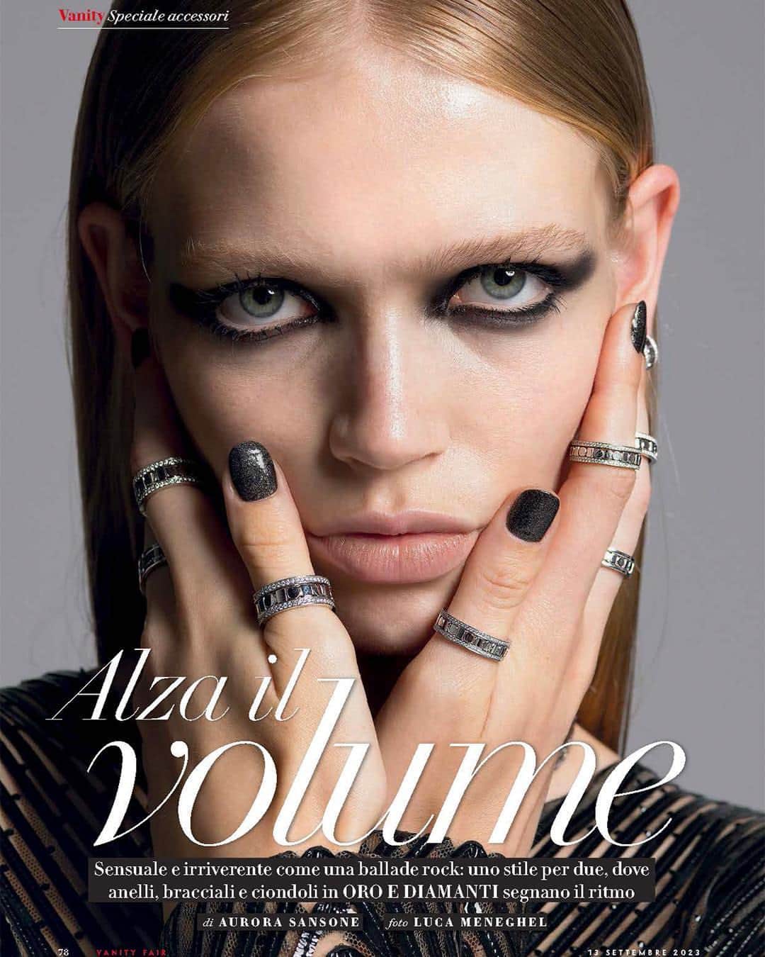 ダミアーニのインスタグラム：「The Belle Époque Reel collection wins over @vanityfairitalia. The Maison’s beautiful creations star in the “Accessories Special” of issue no. 37 of the renowned fashion and lifestyle magazine.  #DamianiBelleEpoqueReel #Damiani #Handmade #MadeInItaly」